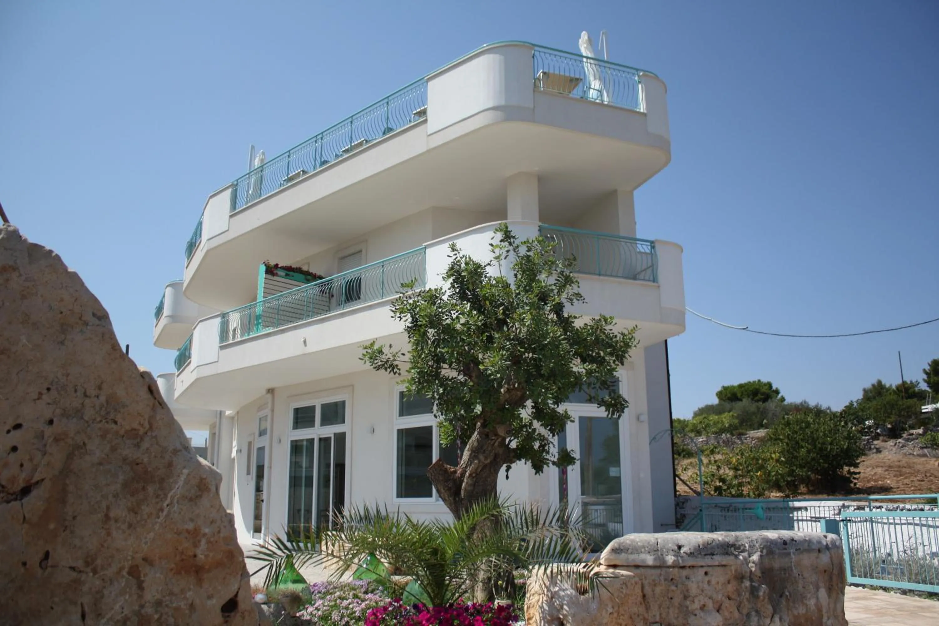 Property building in B&B Alalama