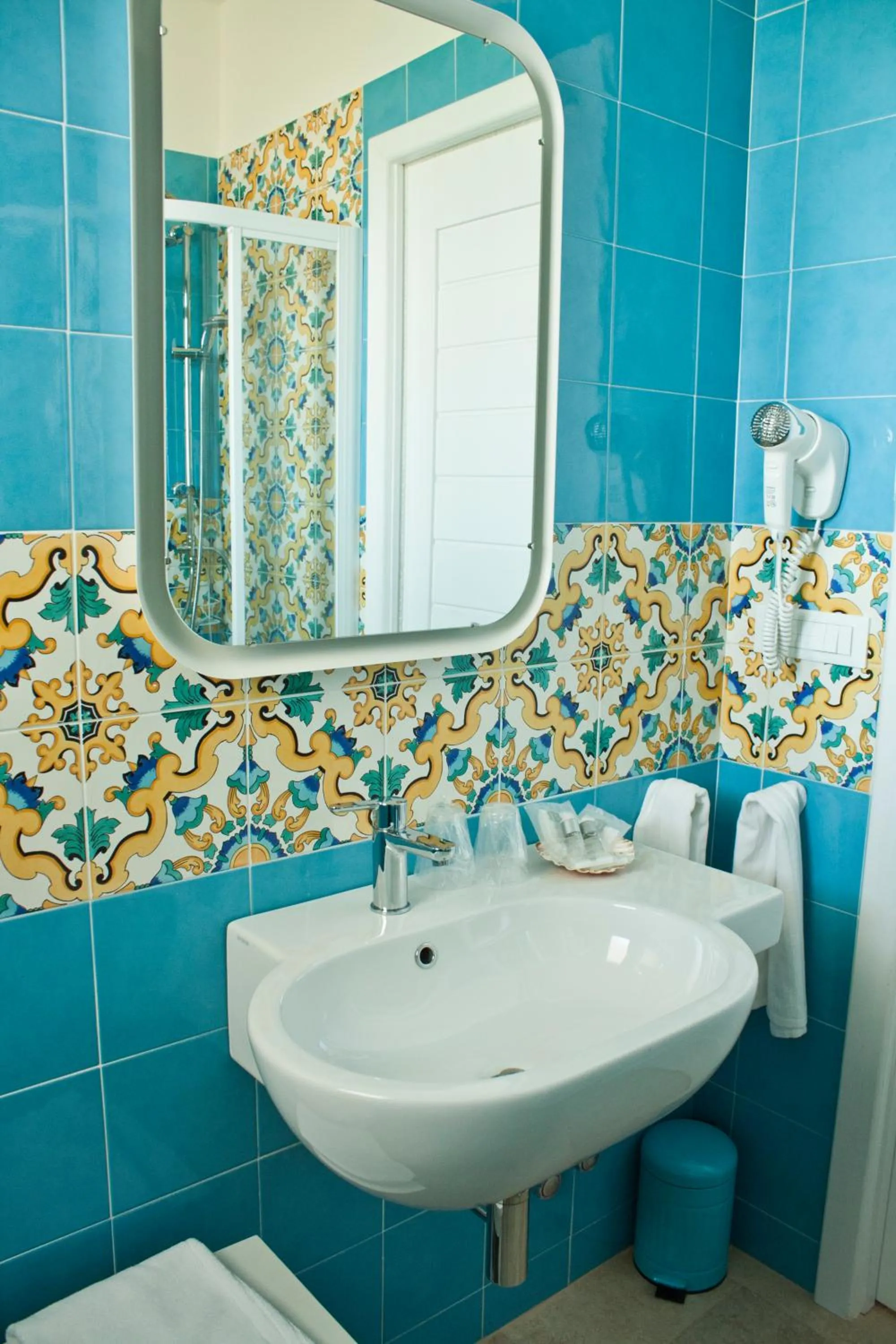 Toilet in B&B Alalama