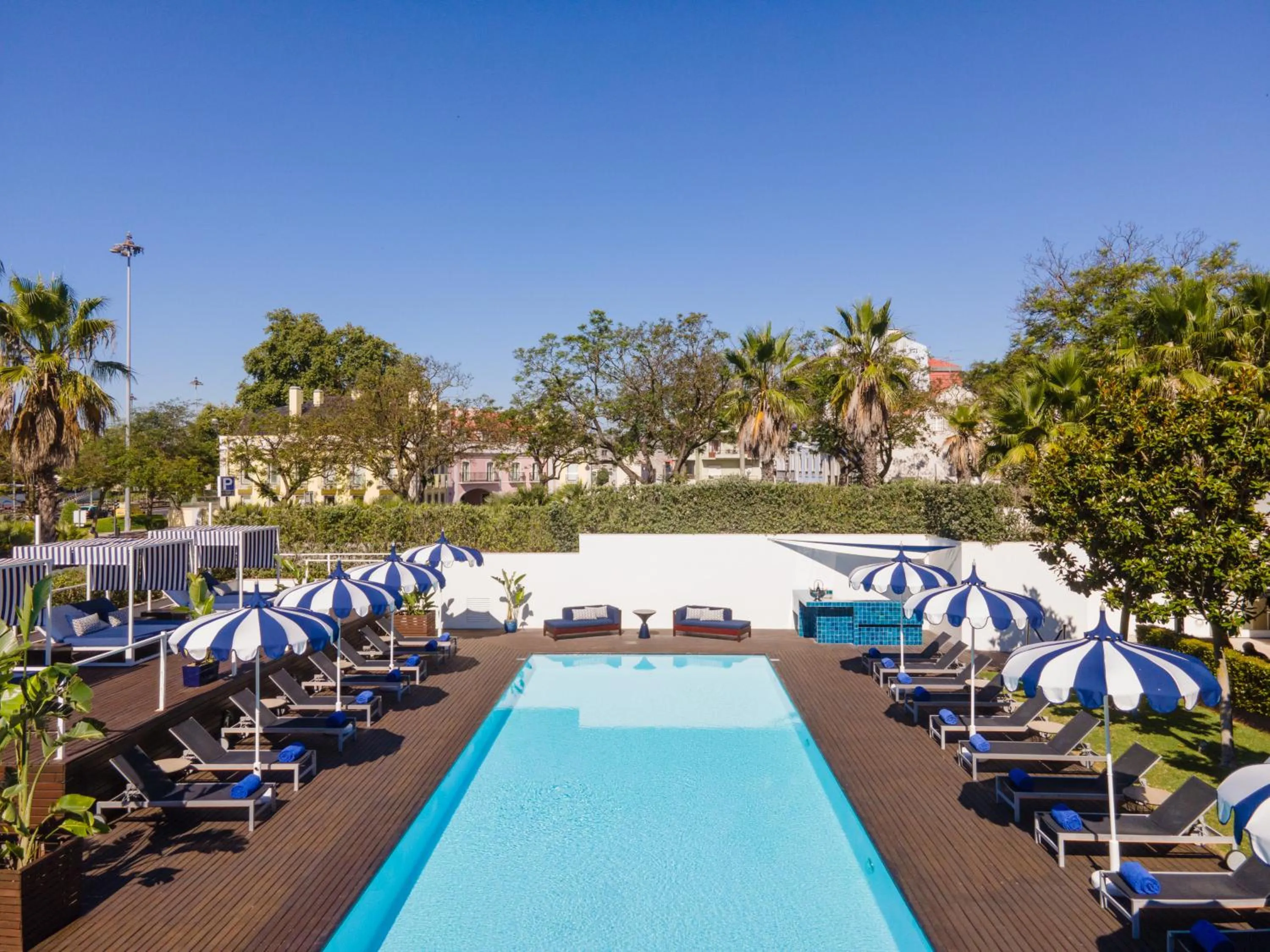 Swimming pool in Palácio do Governador - Lisbon Hotel & Spa