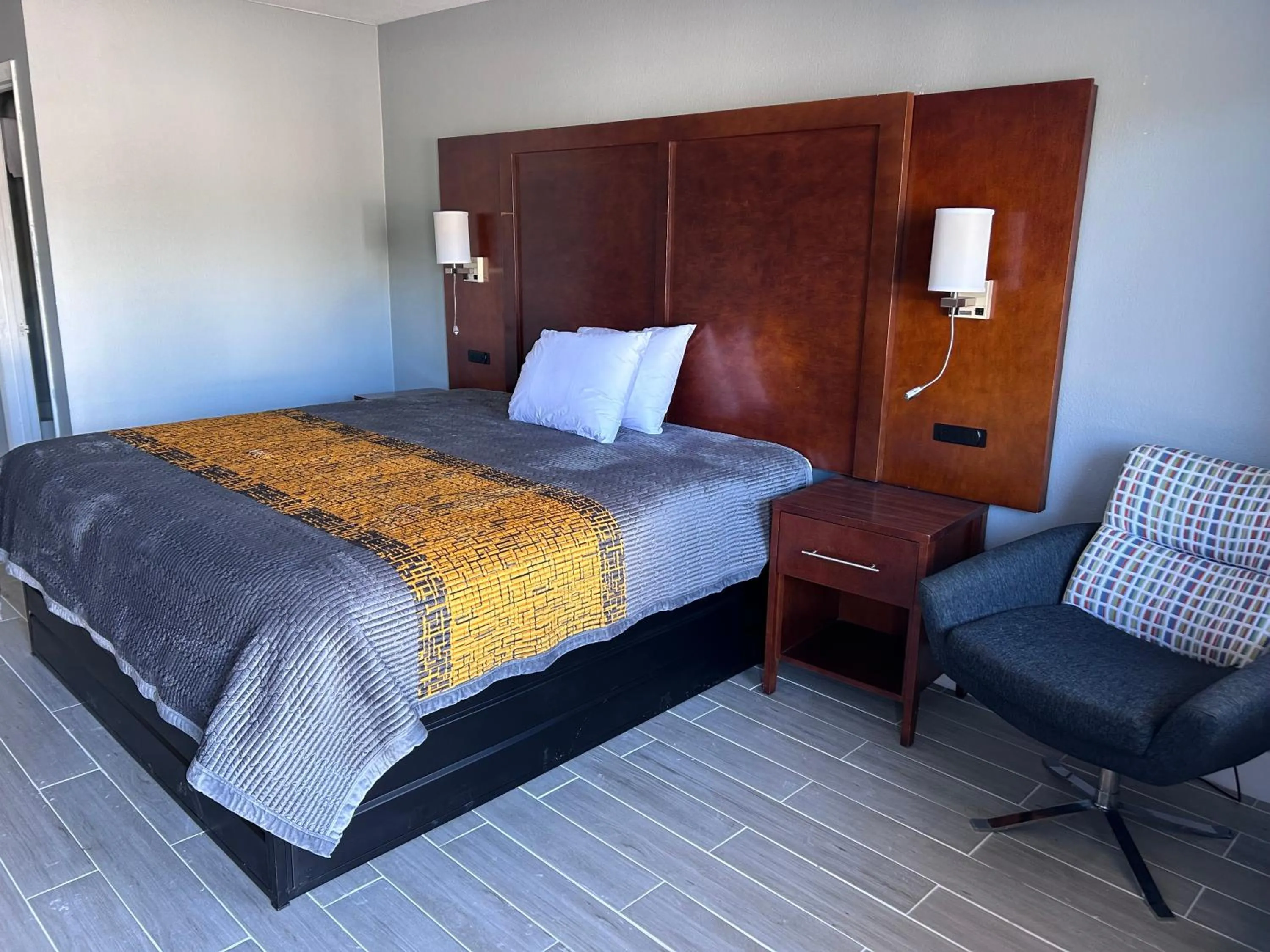 Airport Motor Inn