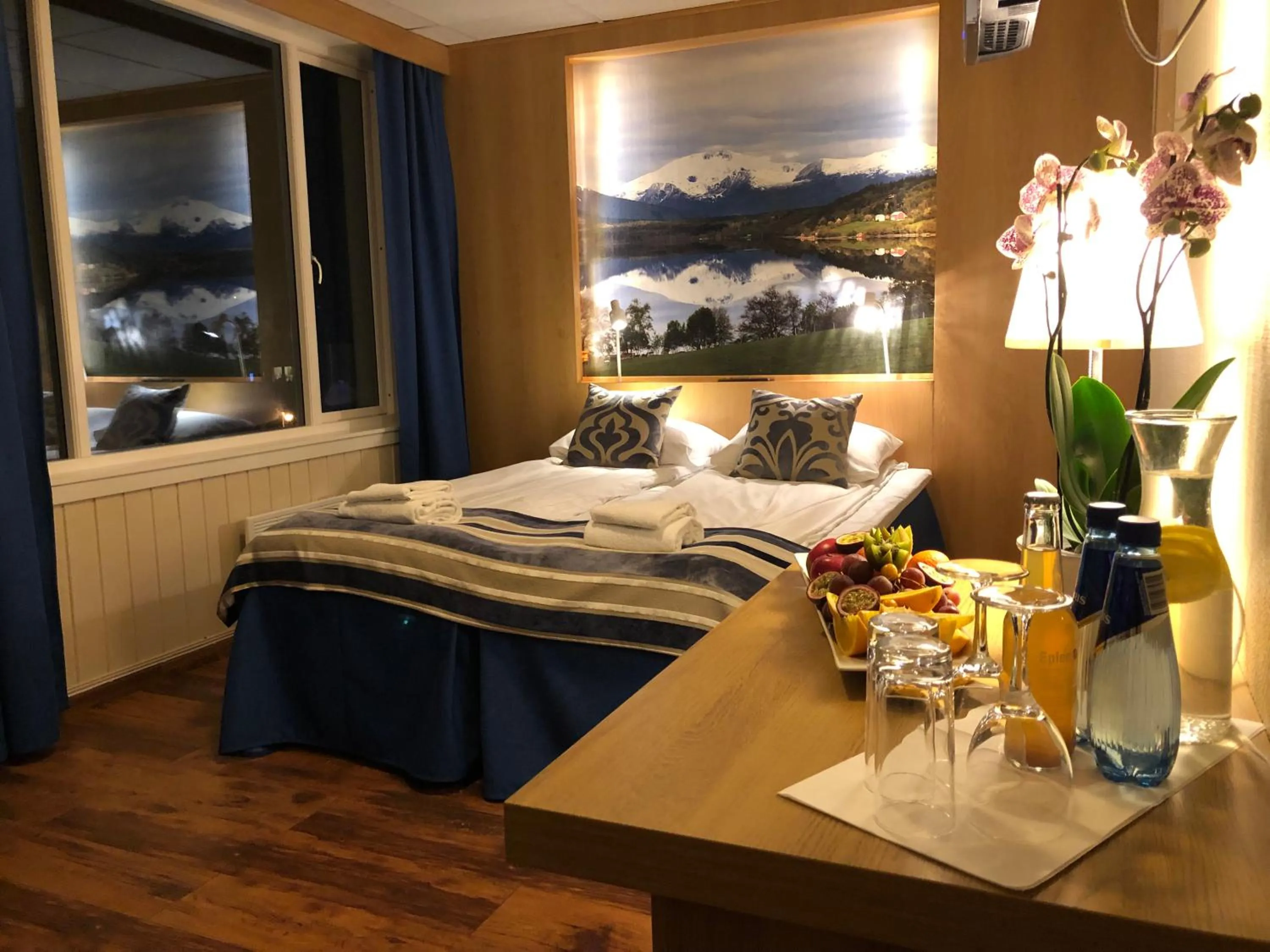 Photo of the whole room, Bed in Vestnes Fjordhotell