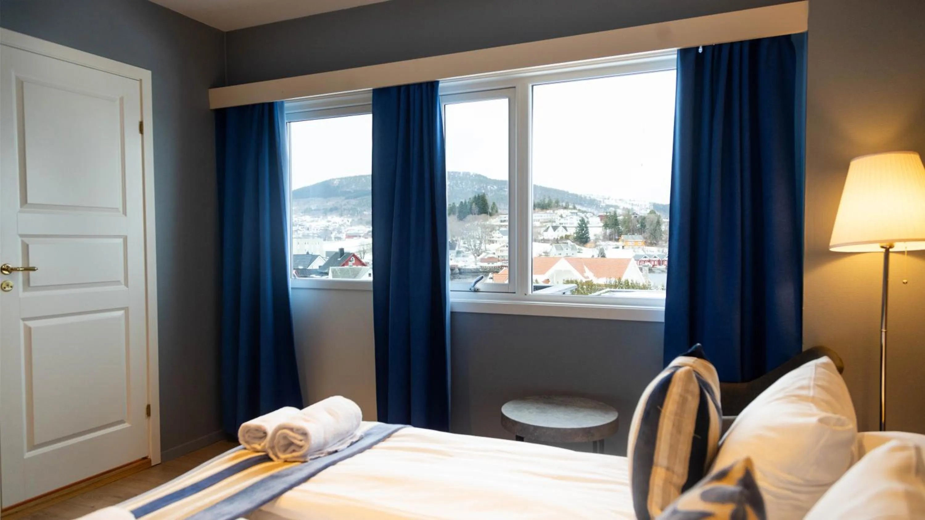 Bed in Vestnes Fjordhotell