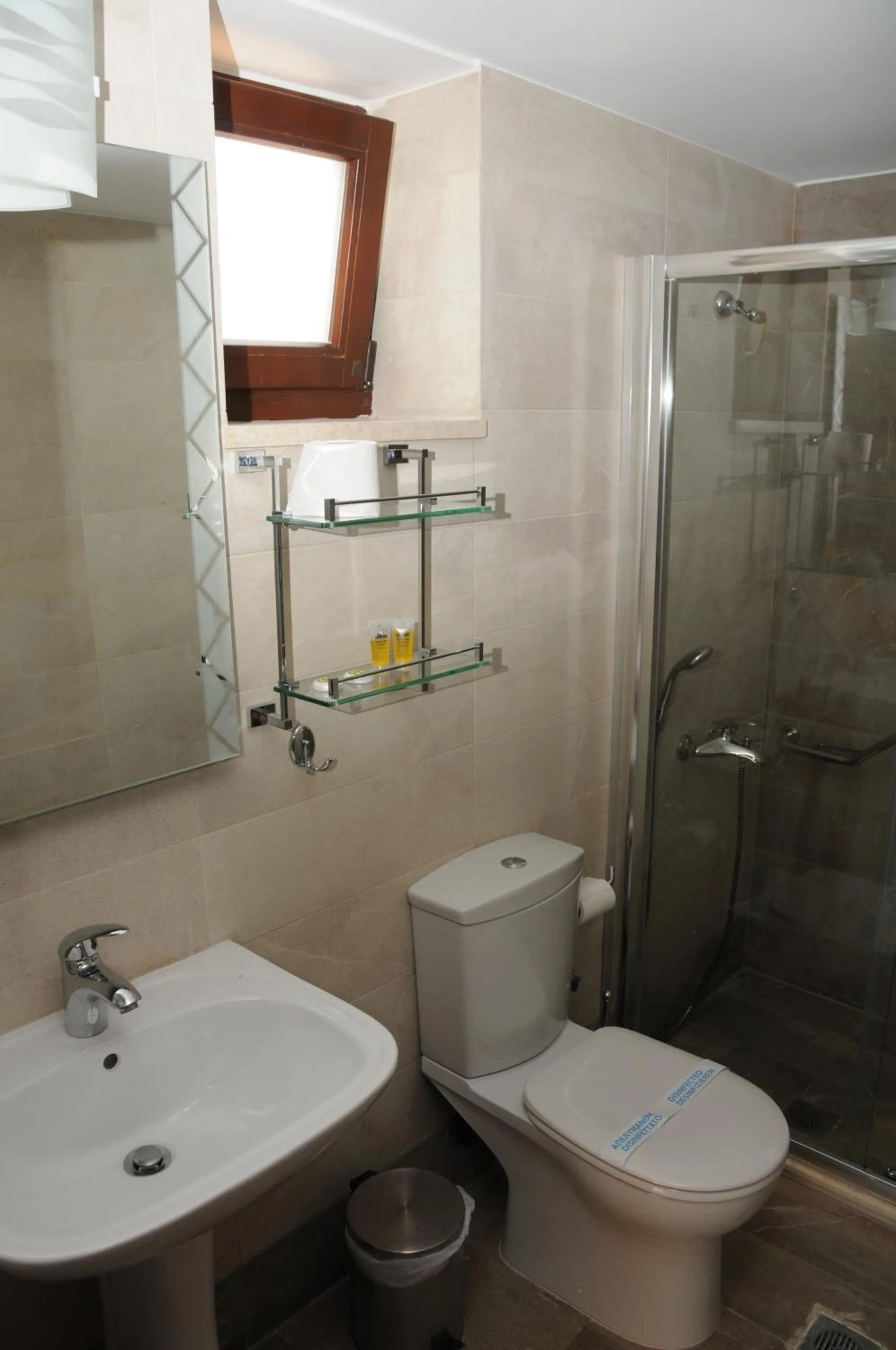 Shower in Melies Hotel