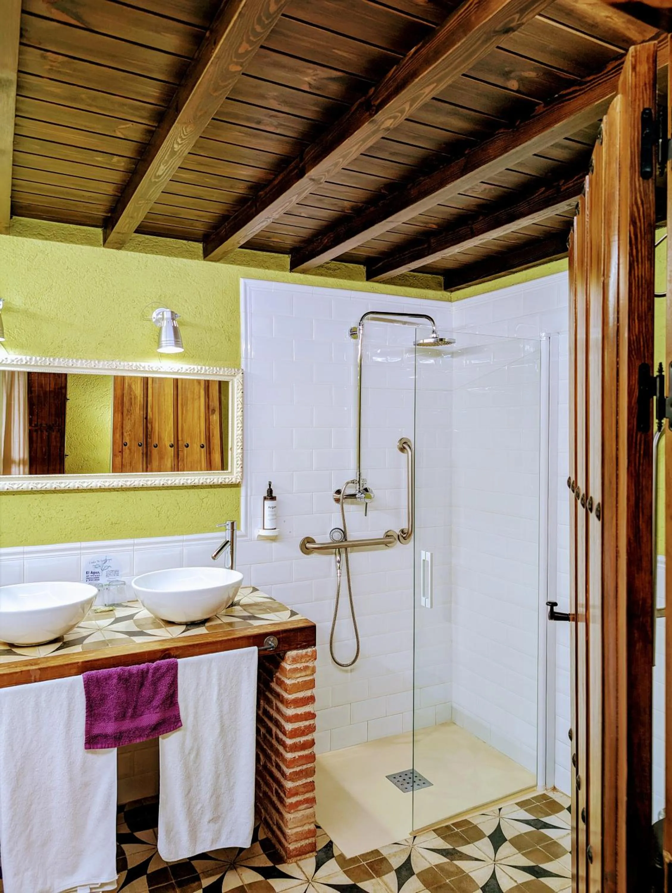 Shower in Casa El Descanso Del Peregrino