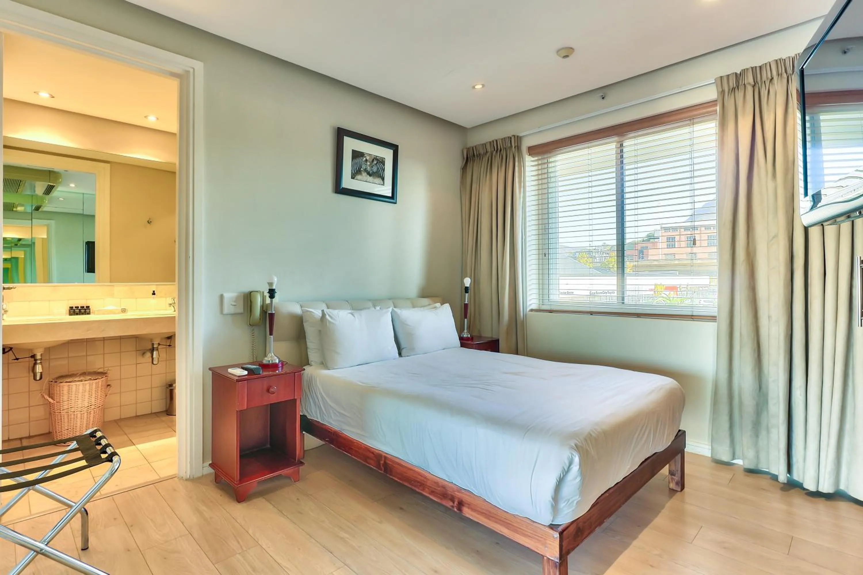 Bed in Waterfront Village