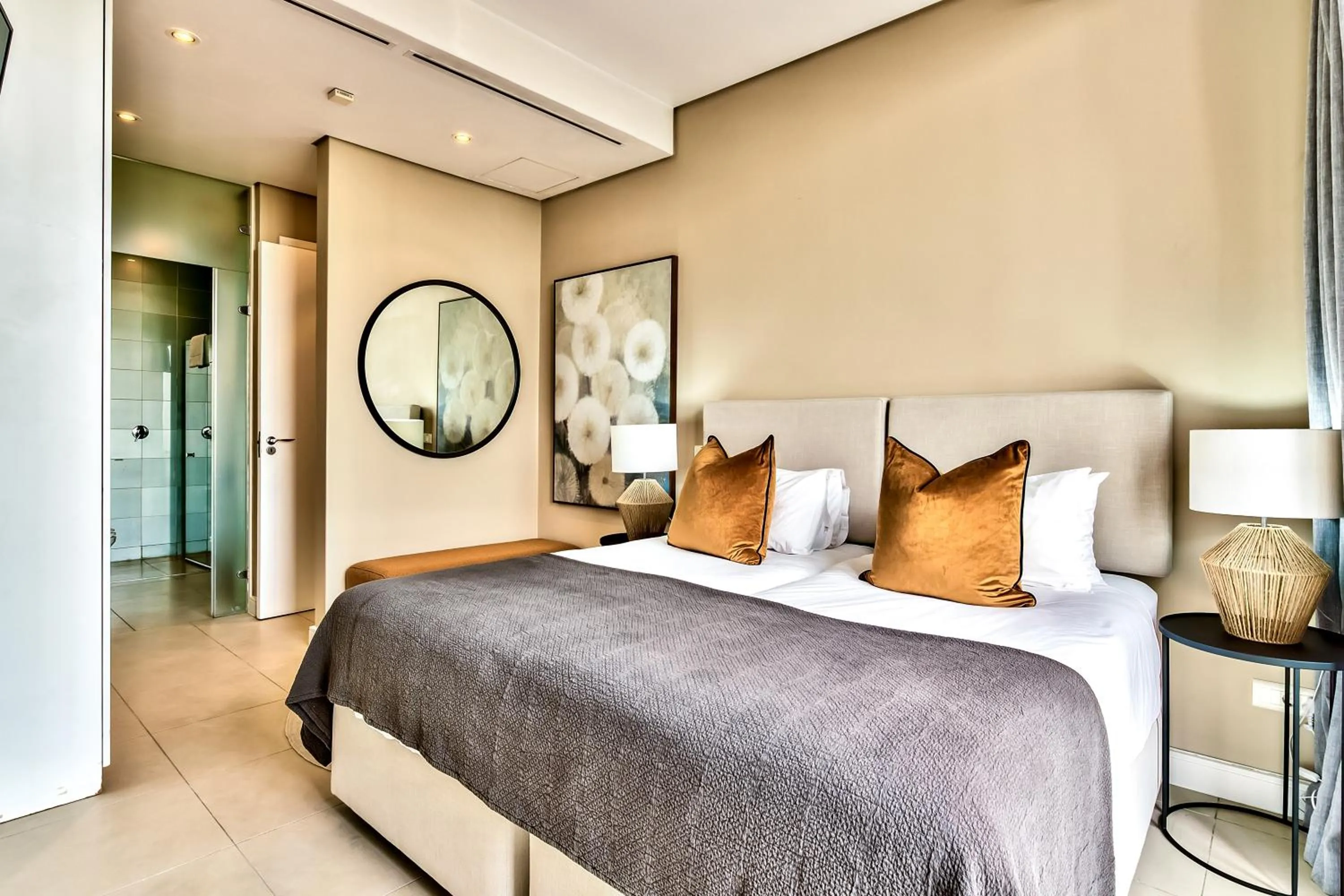 Bed in Waterfront Village