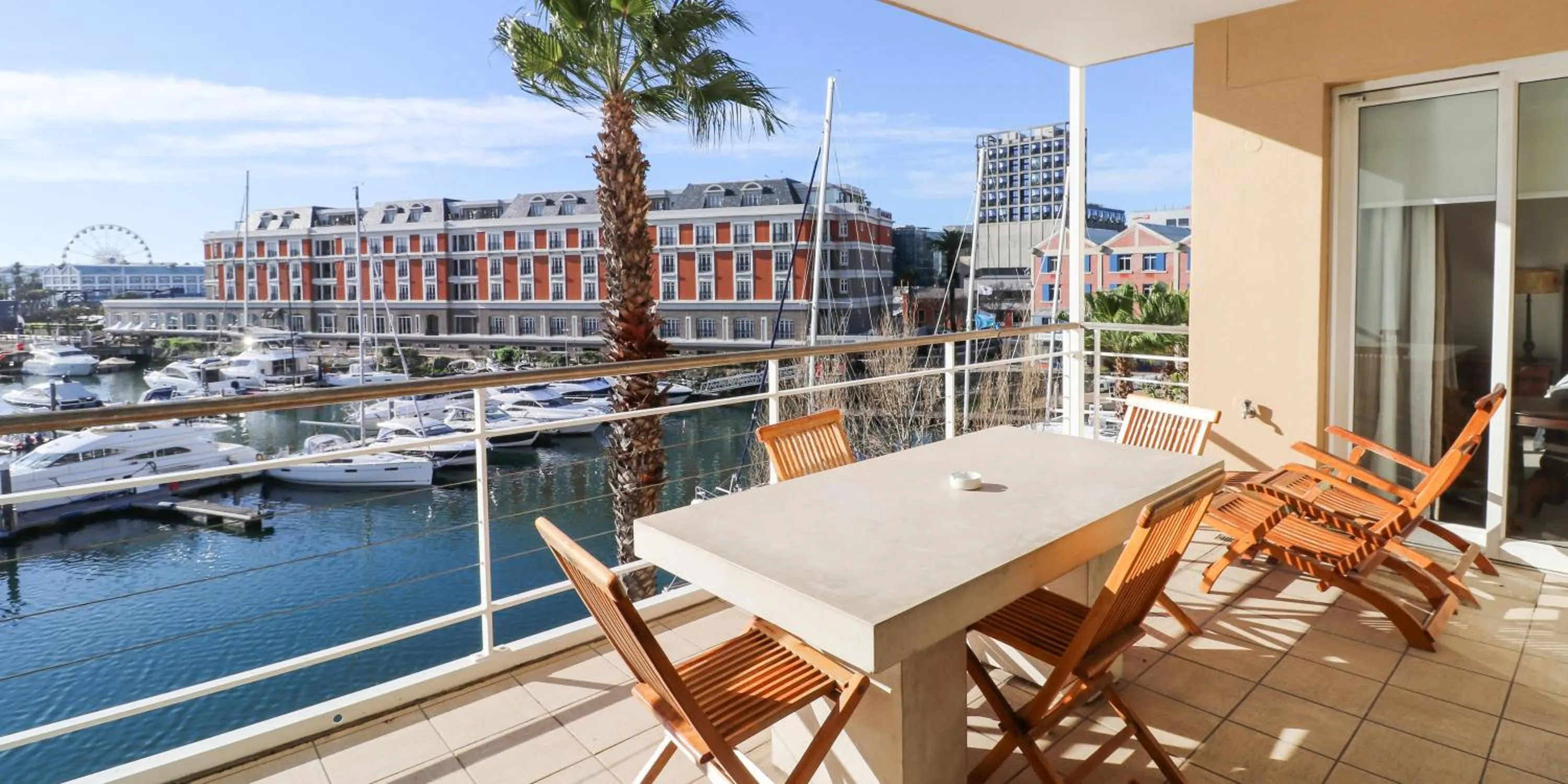 Neighbourhood in Waterfront Village