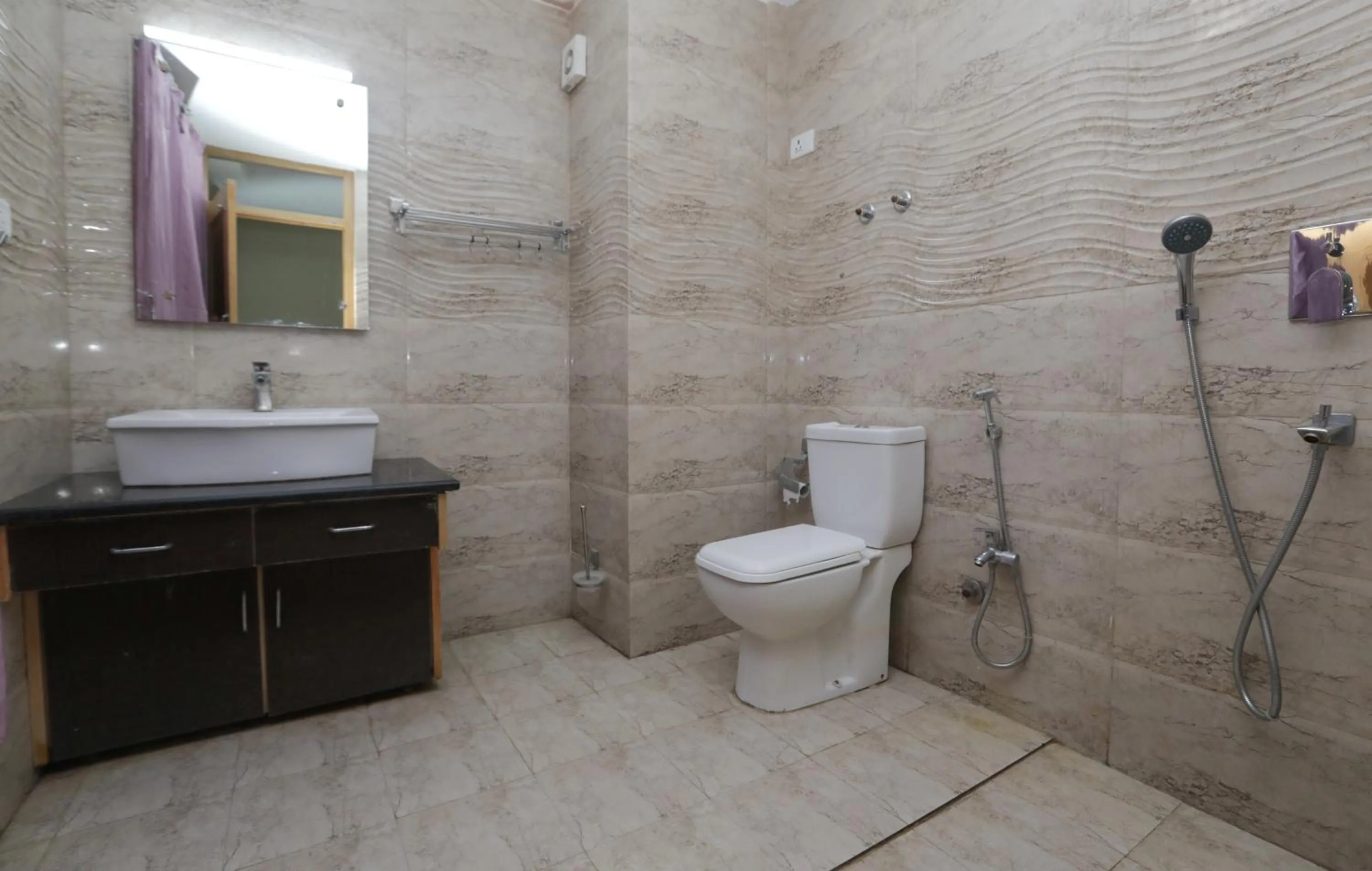 Shower in Royal Holiday Ladakh