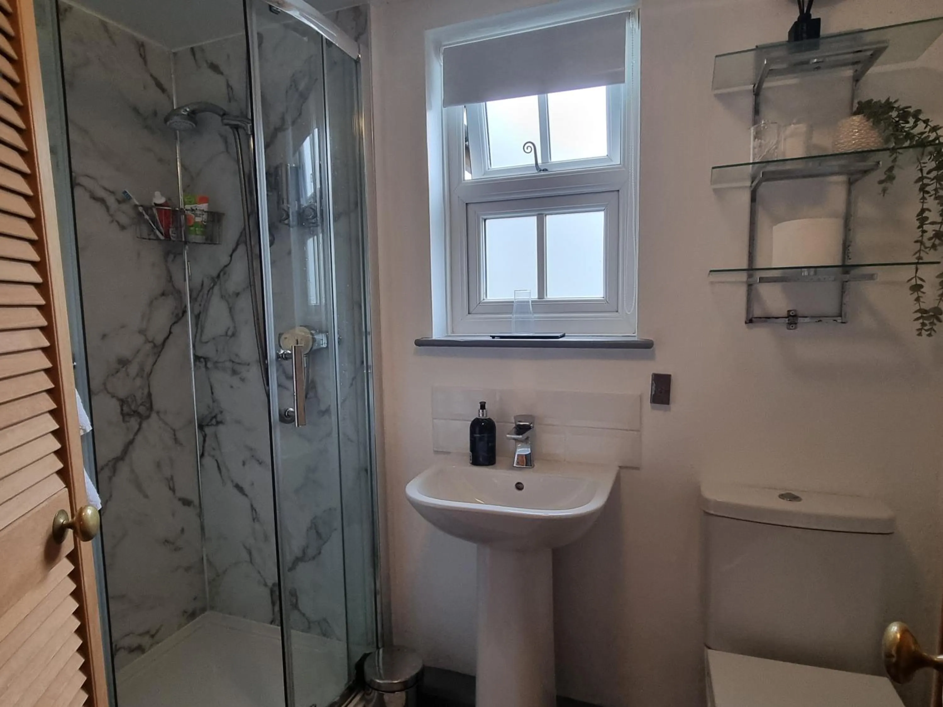 Shower in Lane Head Farm Country Guest House