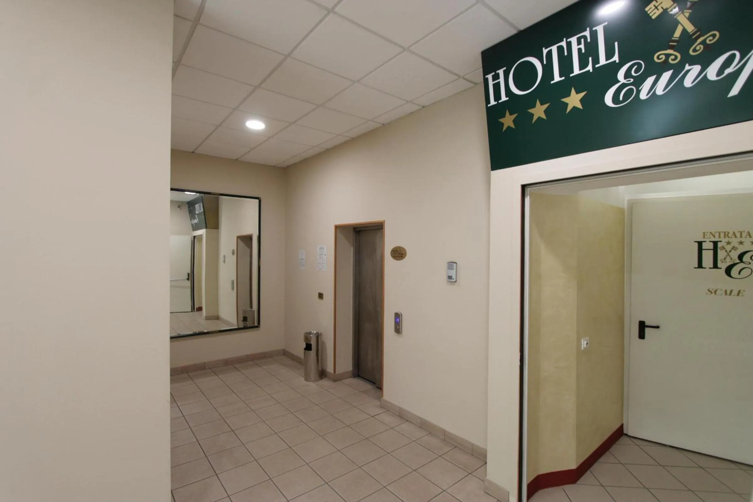 Facade/entrance in Hotel Europa