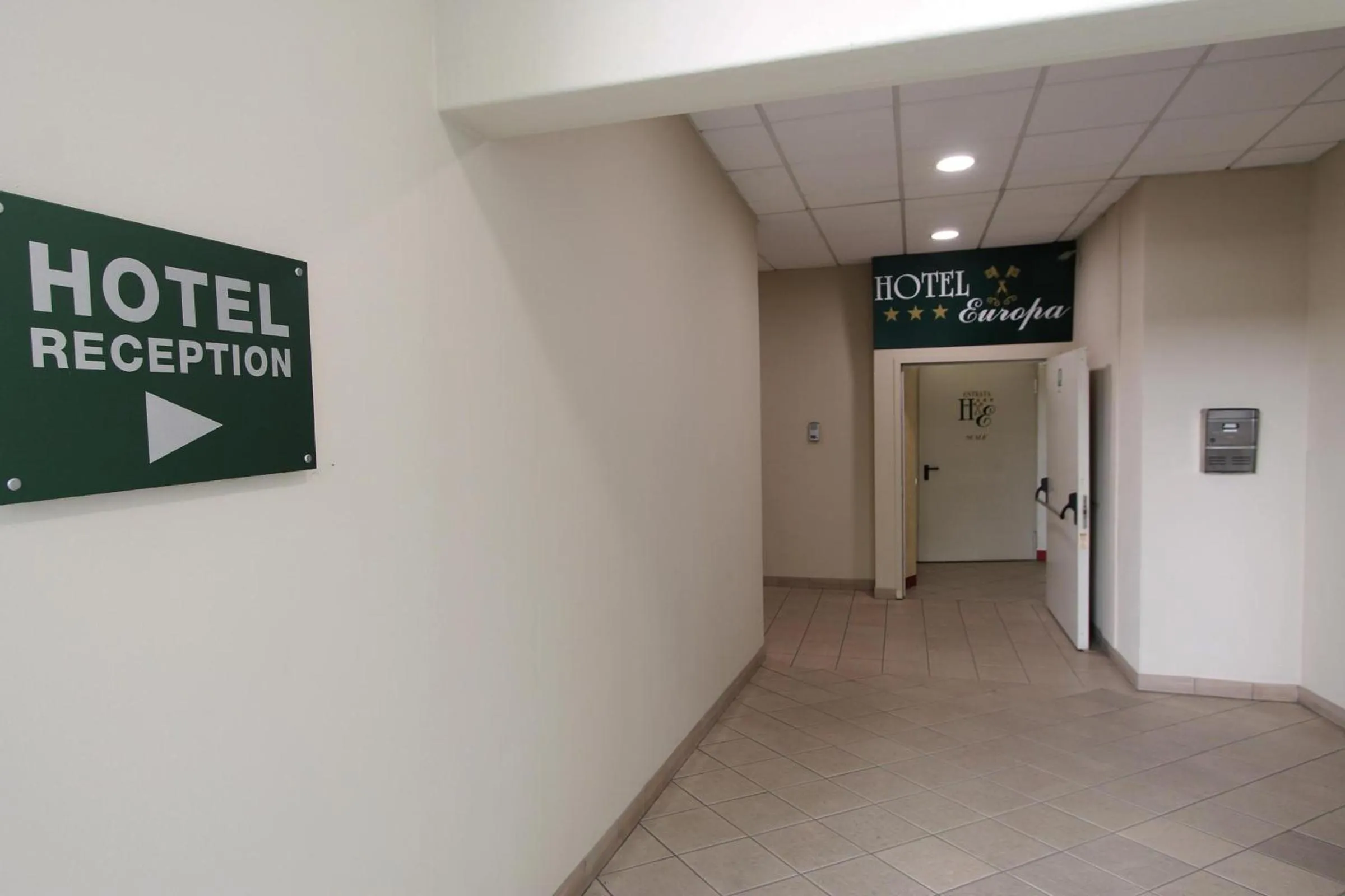 Facade/entrance in Hotel Europa