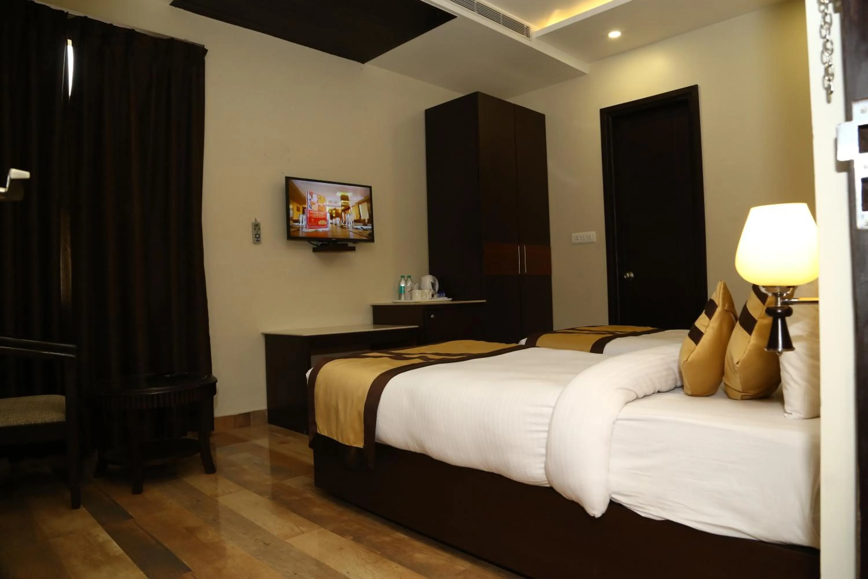 Bed in The Golden Apple