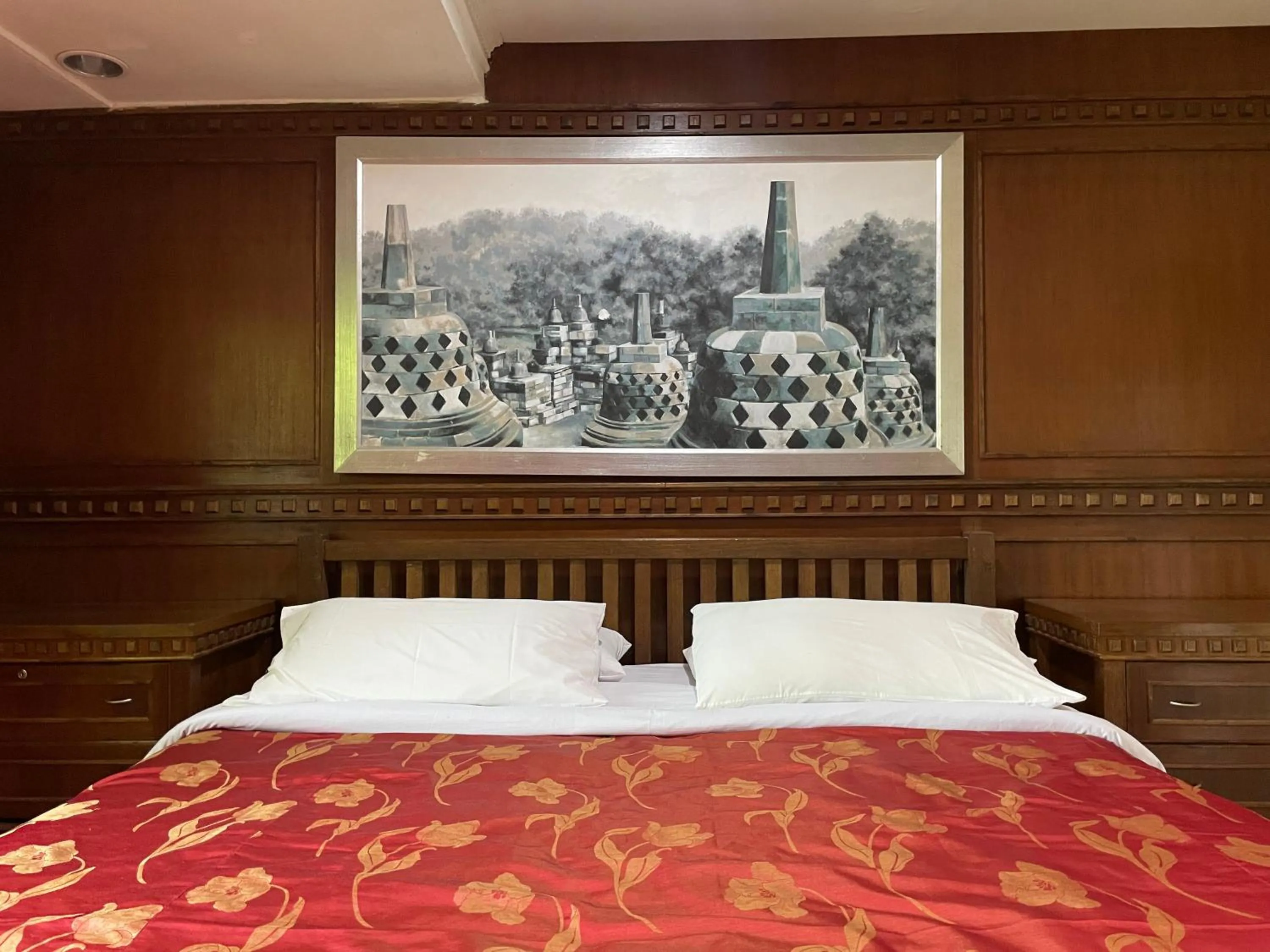 Photo of the whole room, Bed in The Pinewood Lodge and Organic Farm