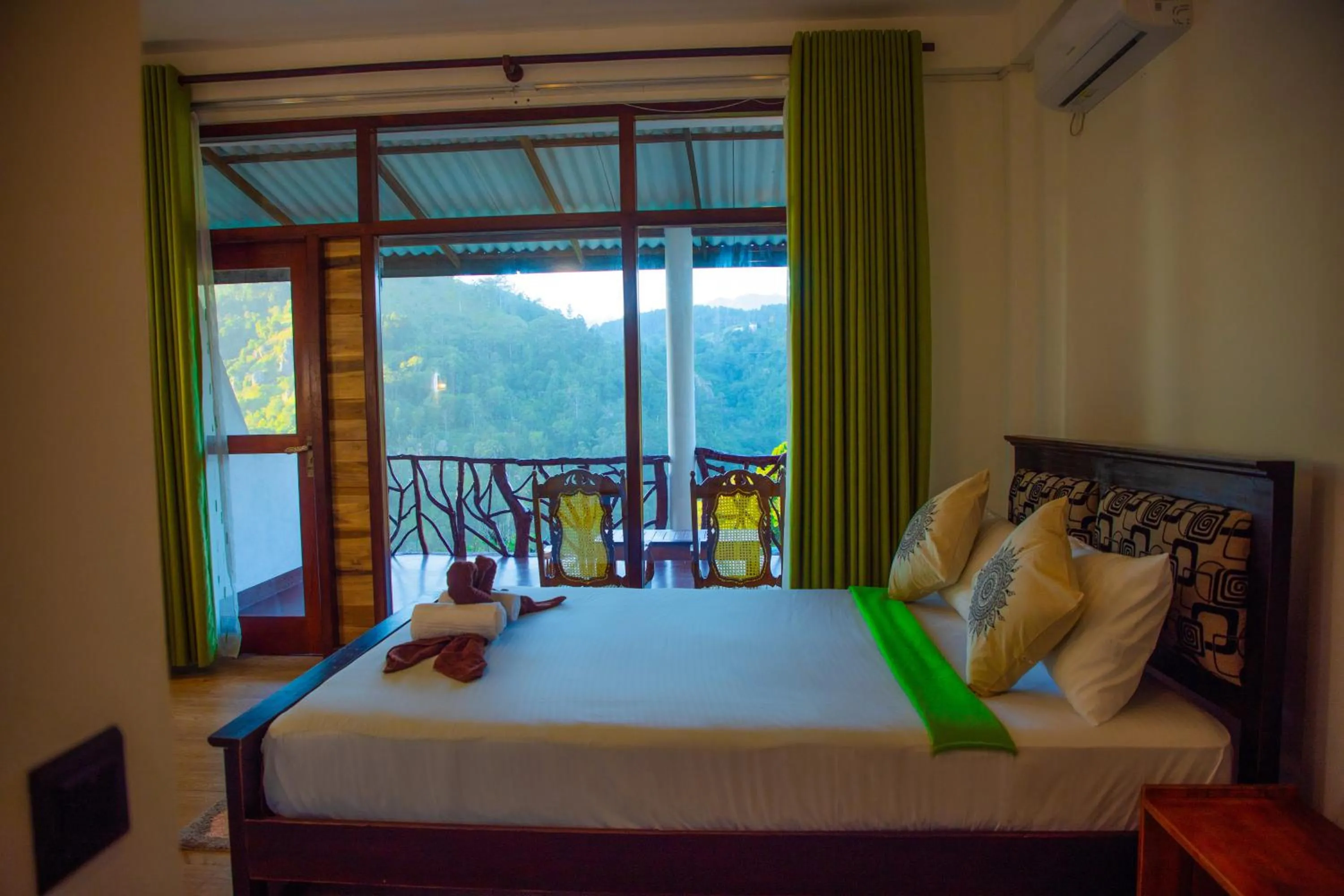 Bed in Jade Ella
