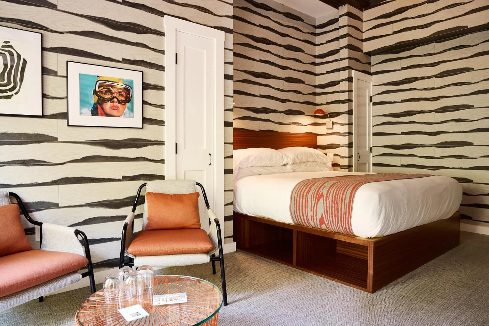 Photo of the whole room, Bed in Field Guide Lodge