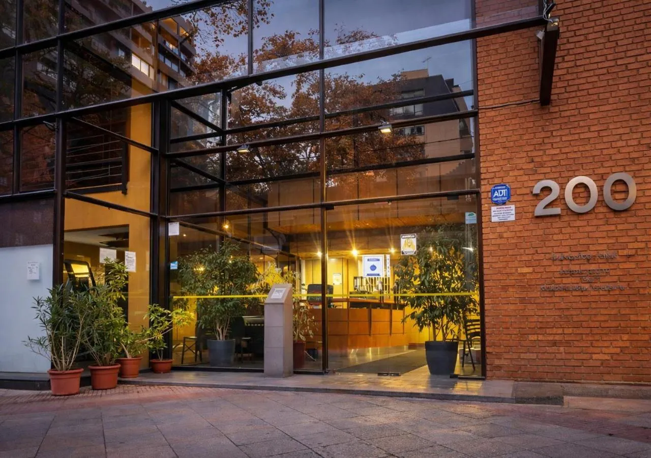 Facade/entrance in Apartamentos Costanera Centre