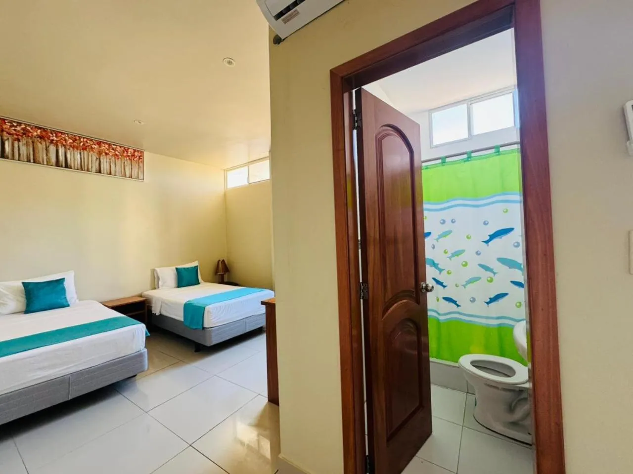 Bathroom, Bed in El Rincón de George