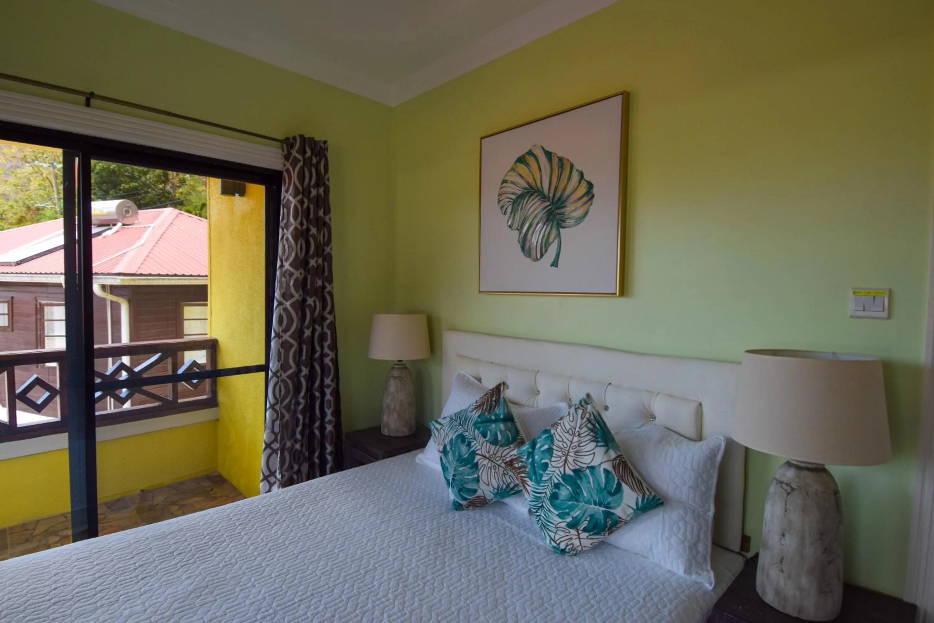 Bed in Sea Piton View Apartment- Location, Convenience, Modern Living