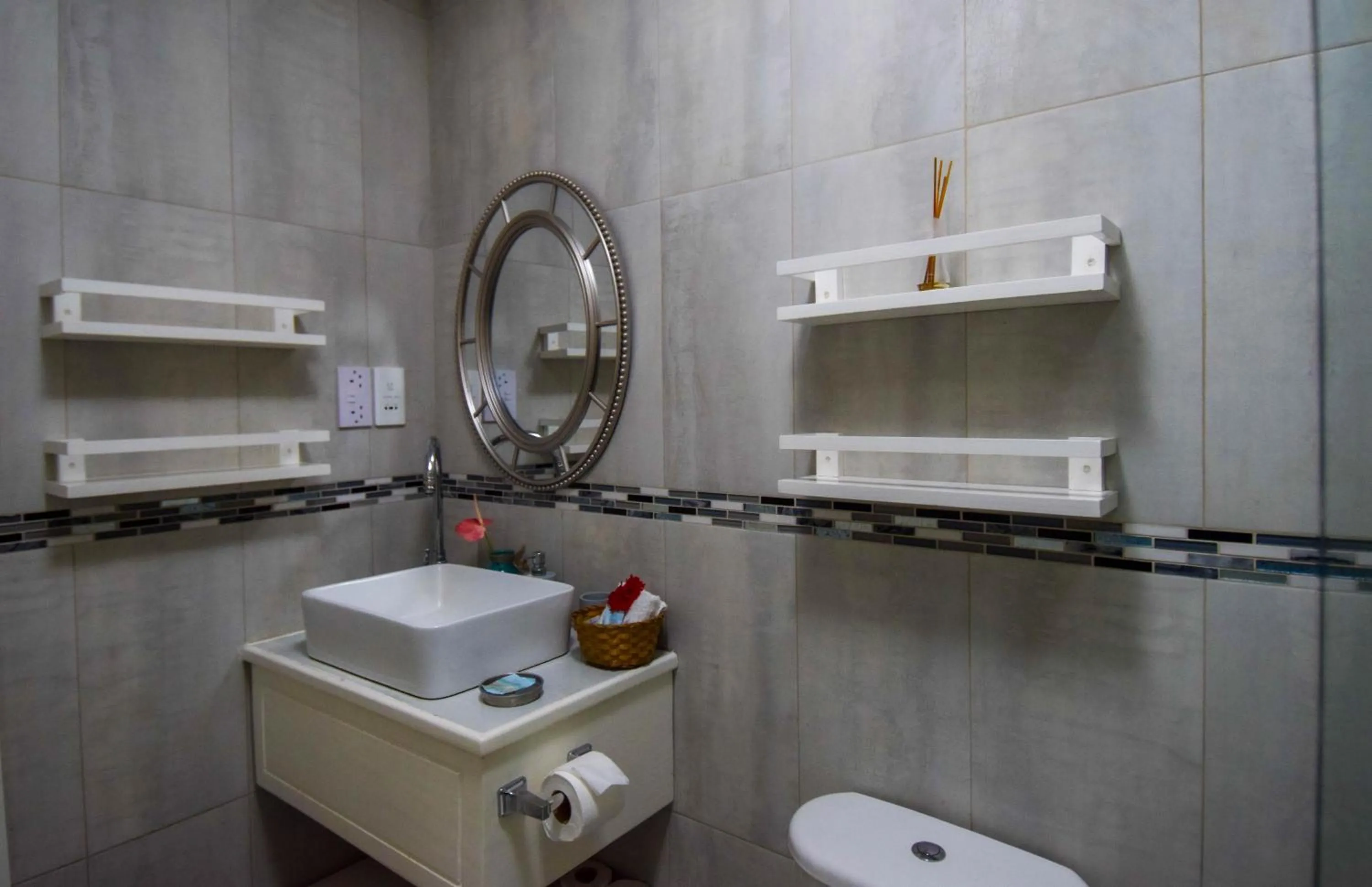 Sea Piton View Apartment- Location, Convenience, Modern Living
