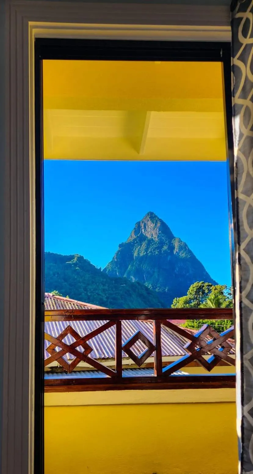 Sea Piton View Apartment- Location, Convenience, Modern Living