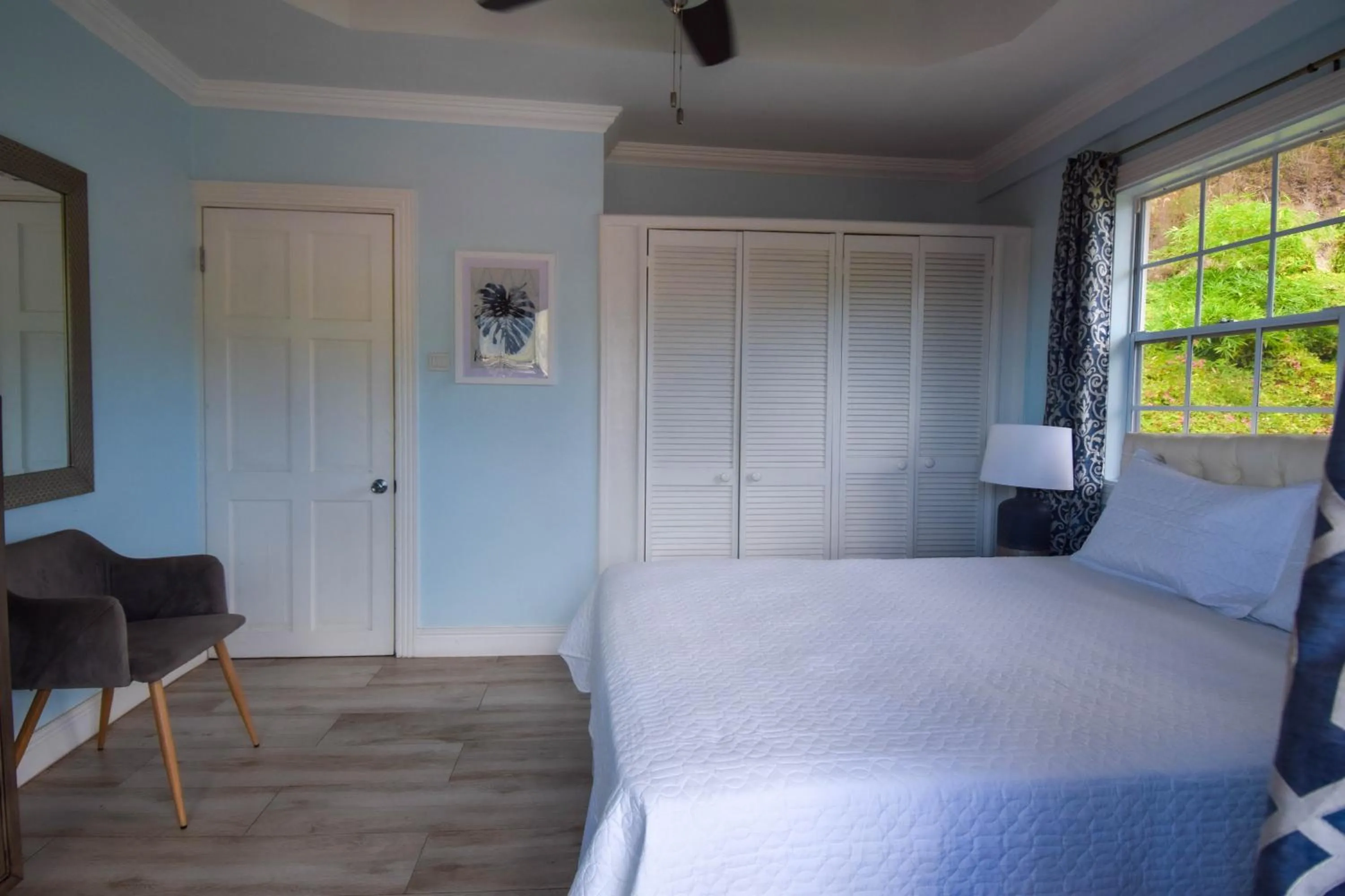 Bed in Sea Piton View Apartment- Location, Convenience, Modern Living