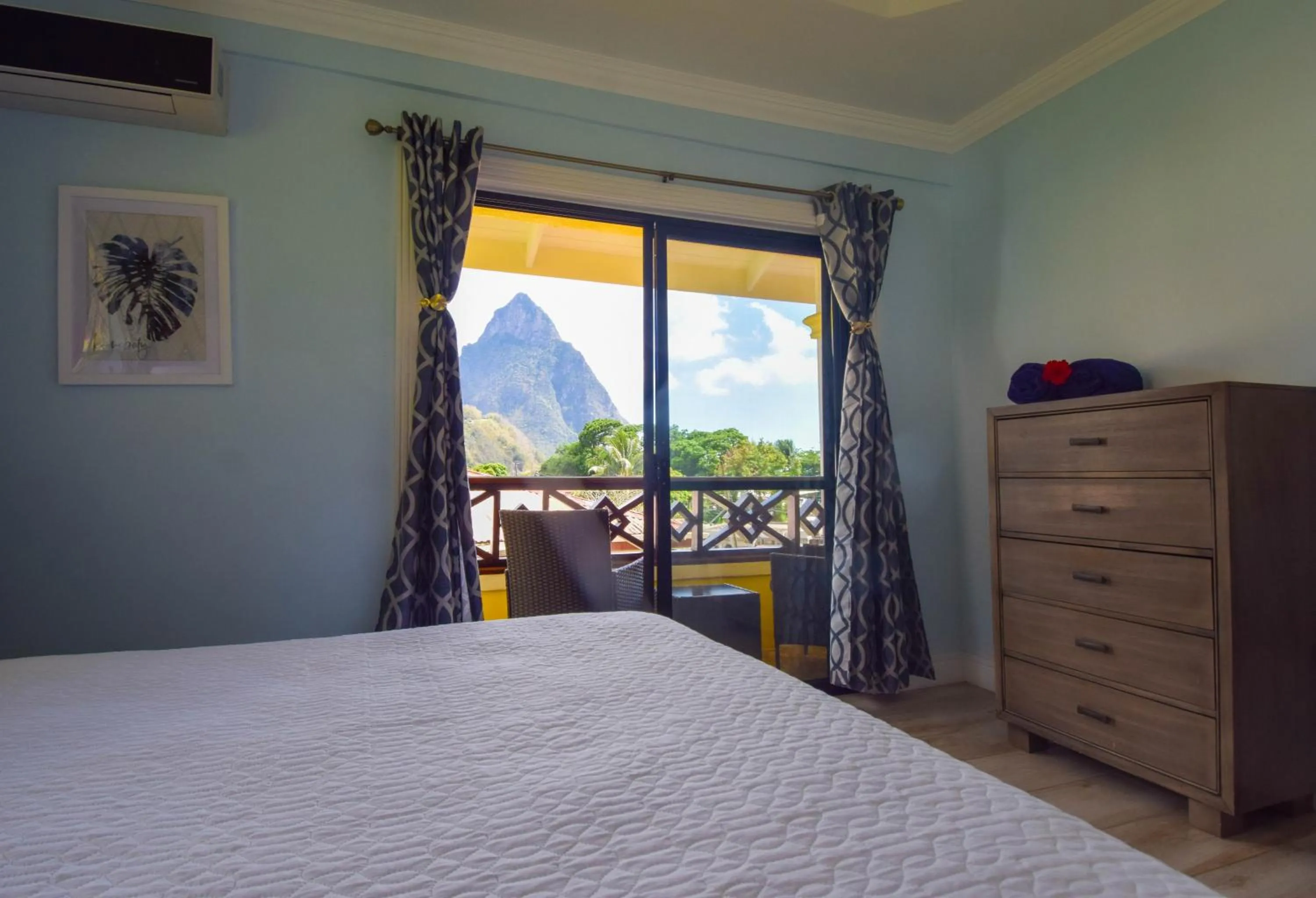 Bed in Sea Piton View Apartment- Location, Convenience, Modern Living