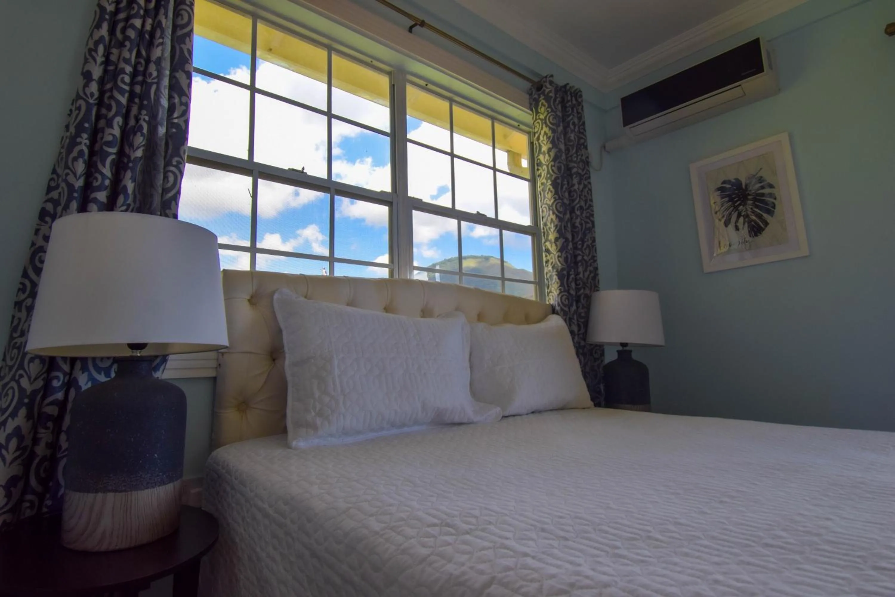 Bed in Sea Piton View Apartment- Location, Convenience, Modern Living