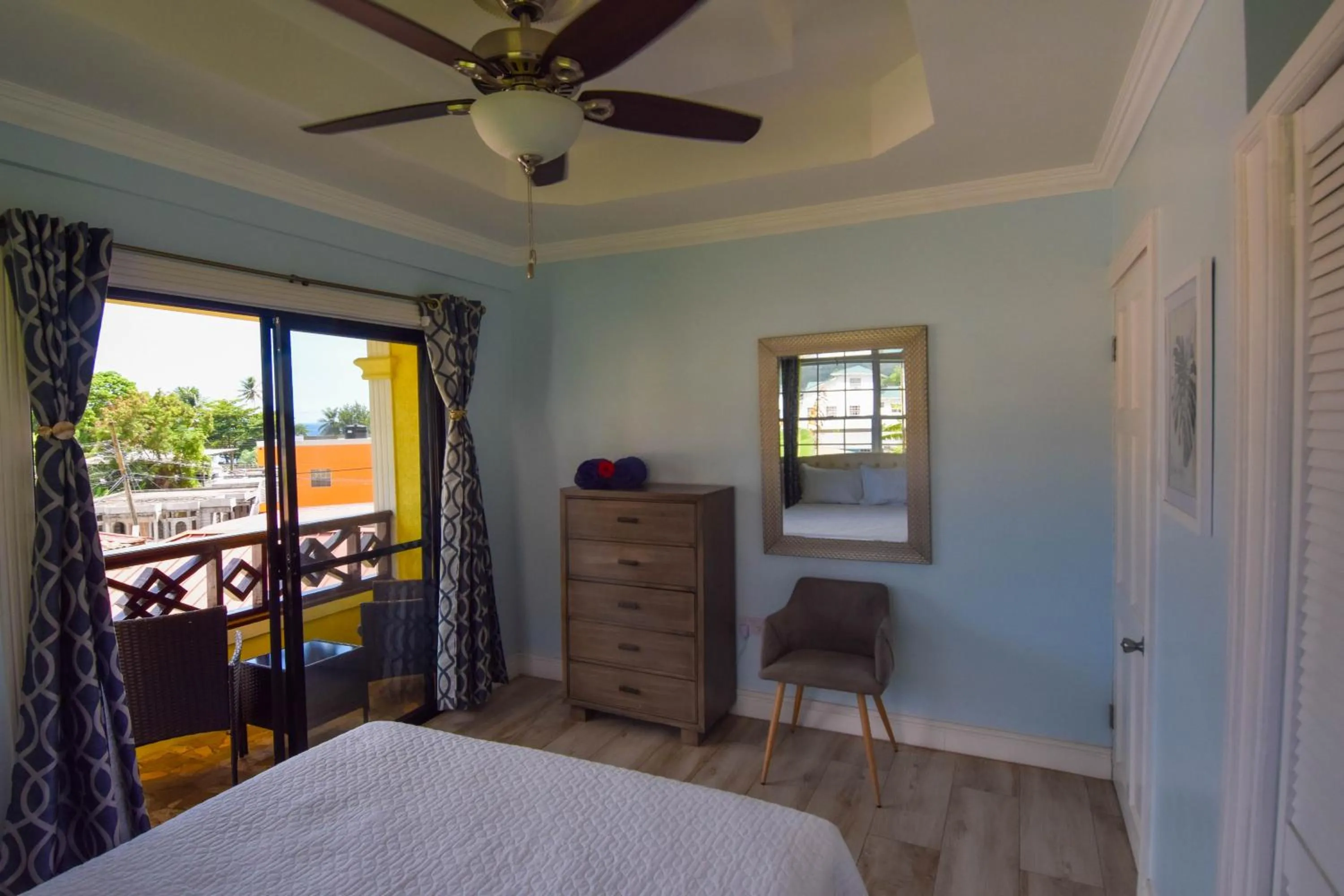 Bed in Sea Piton View Apartment- Location, Convenience, Modern Living