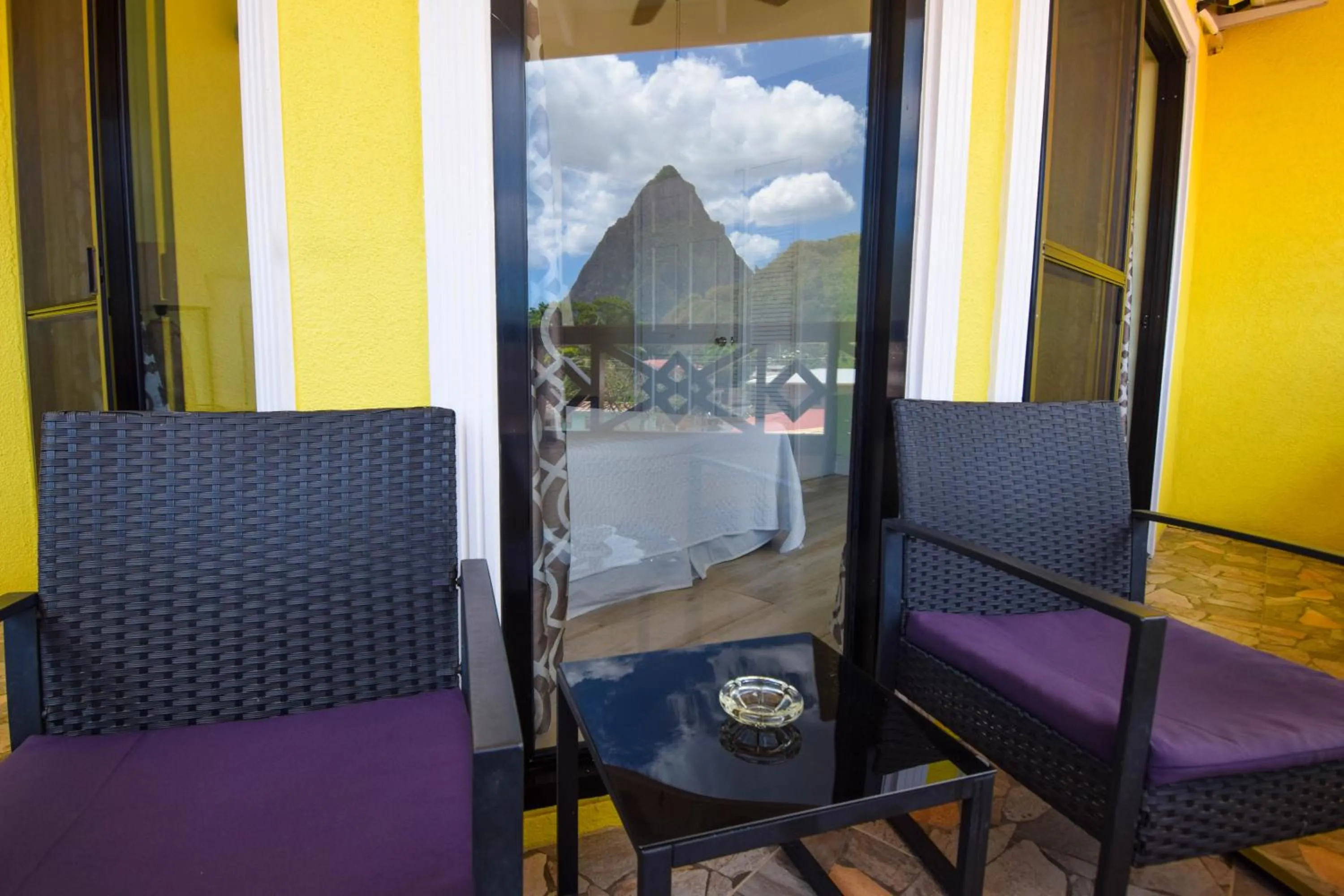 Sea Piton View Apartment- Location, Convenience, Modern Living