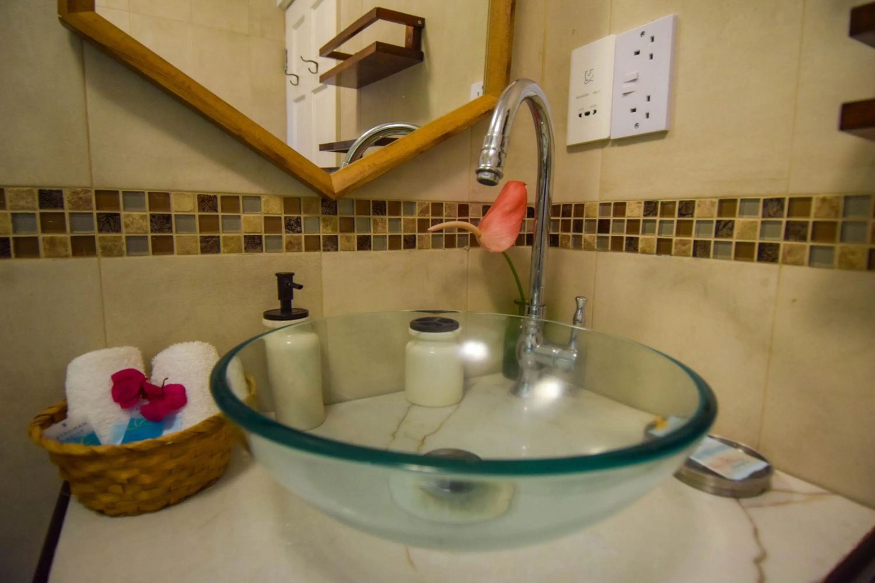Sea Piton View Apartment- Location, Convenience, Modern Living