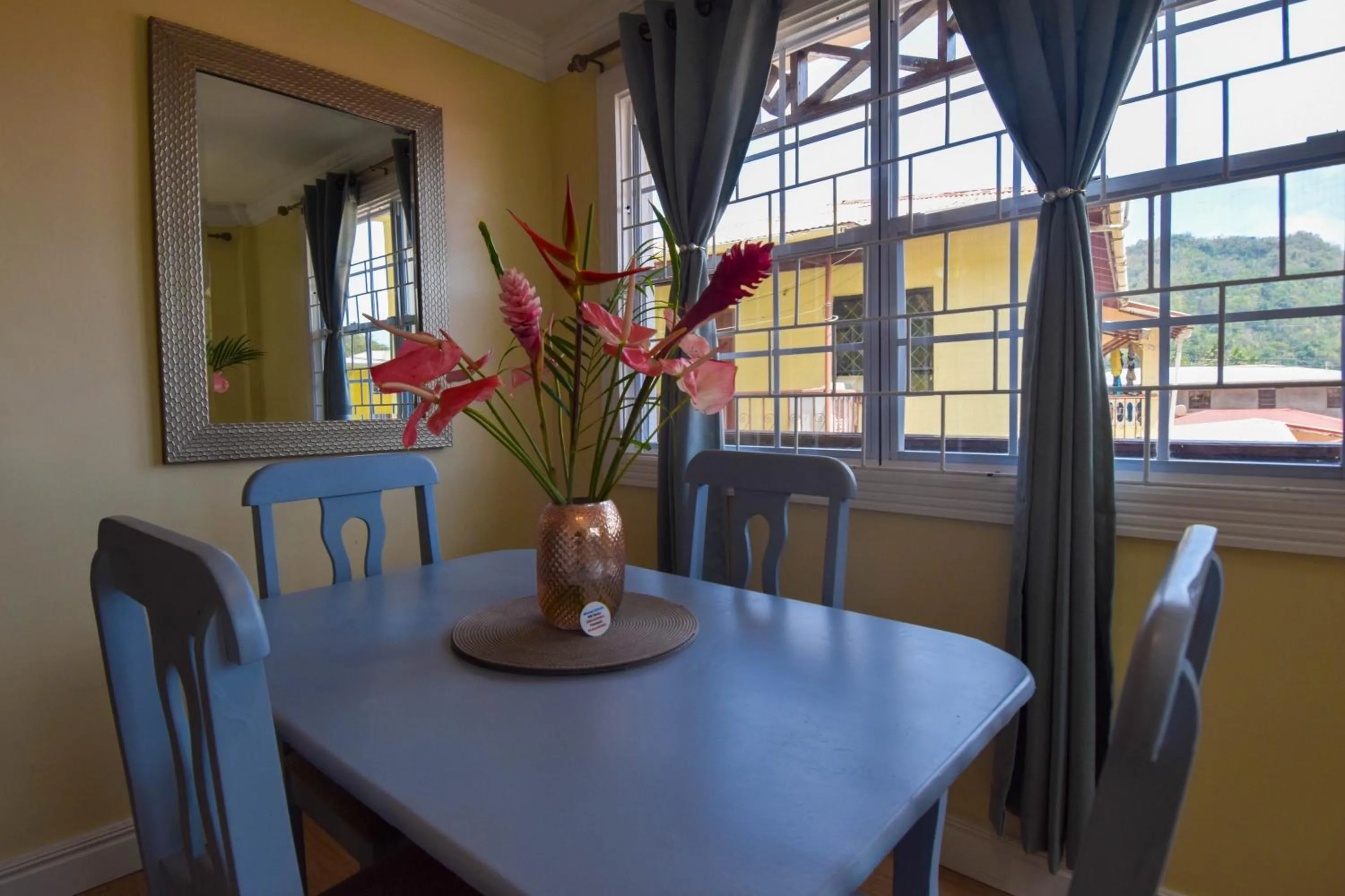 Sea Piton View Apartment- Location, Convenience, Modern Living