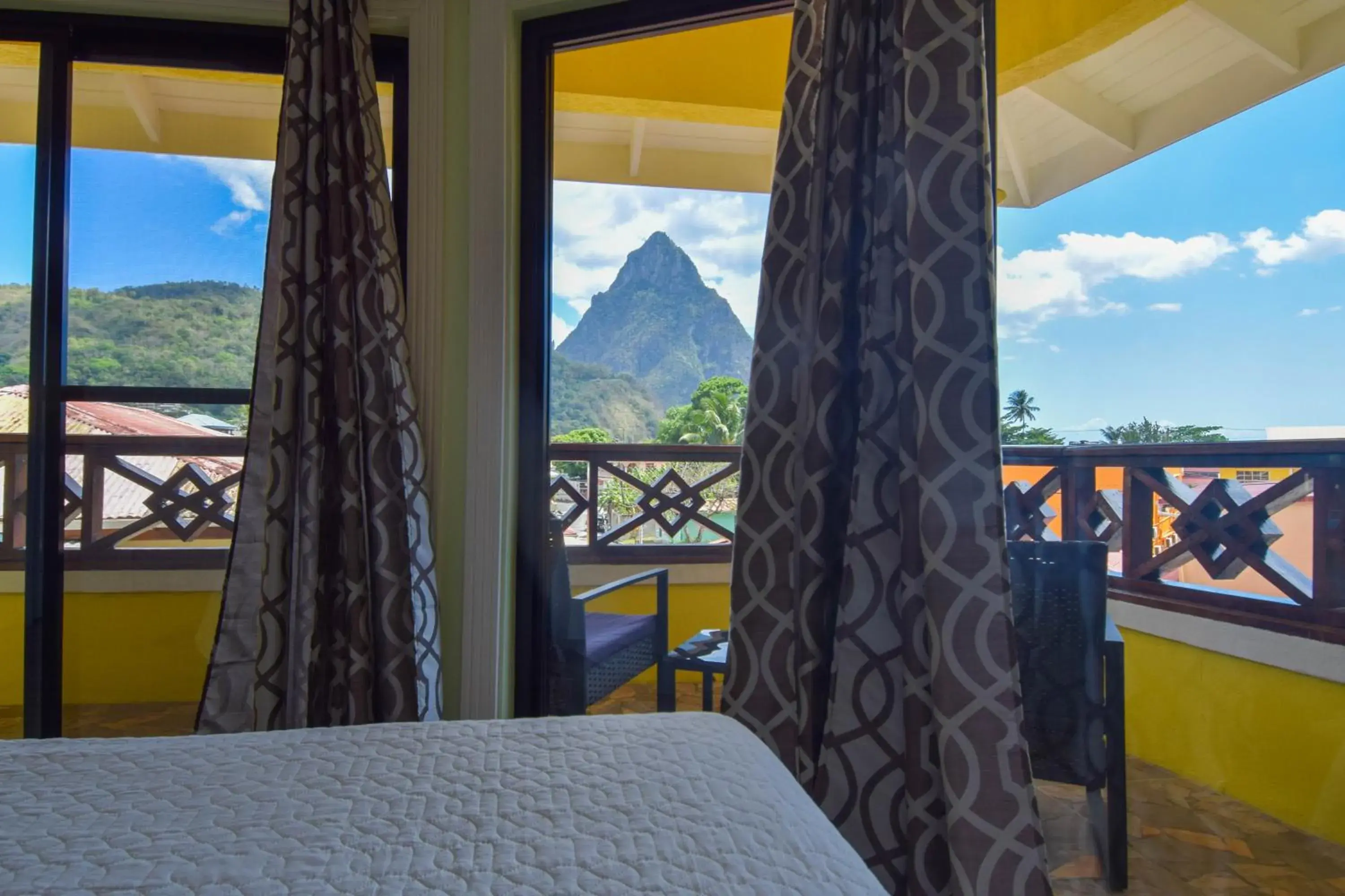 Sea Piton View Apartment- Location, Convenience, Modern Living Sea Piton View Apartment- Location, Convenience, Modern Living