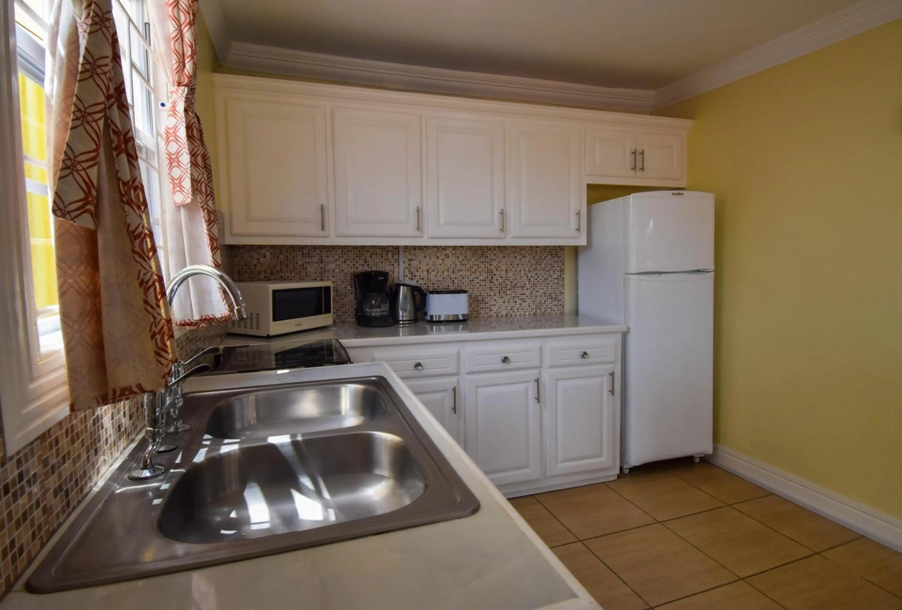 Sea Piton View Apartment- Location, Convenience, Modern Living