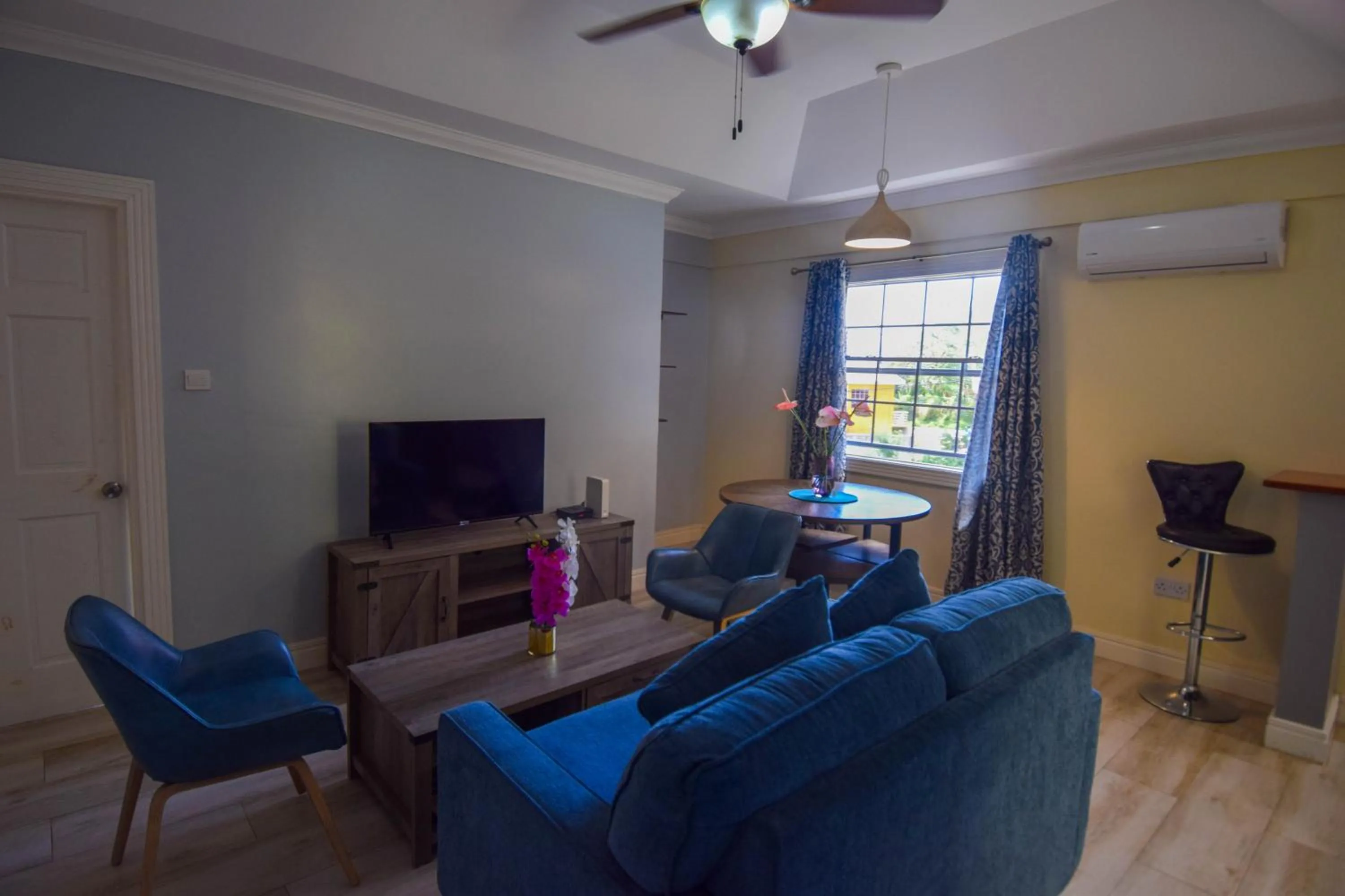 Sea Piton View Apartment- Location, Convenience, Modern Living
