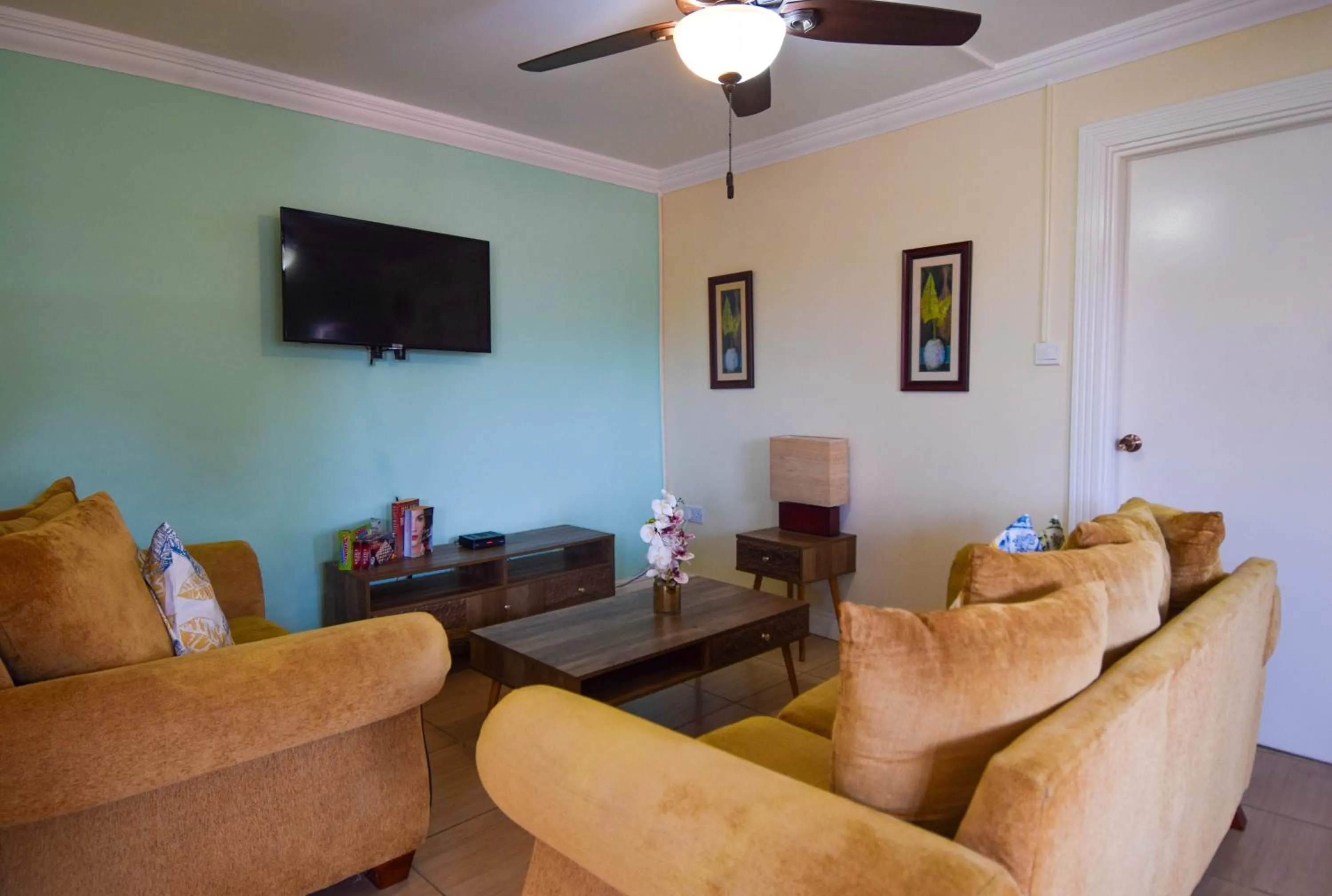 Sea Piton View Apartment- Location, Convenience, Modern Living