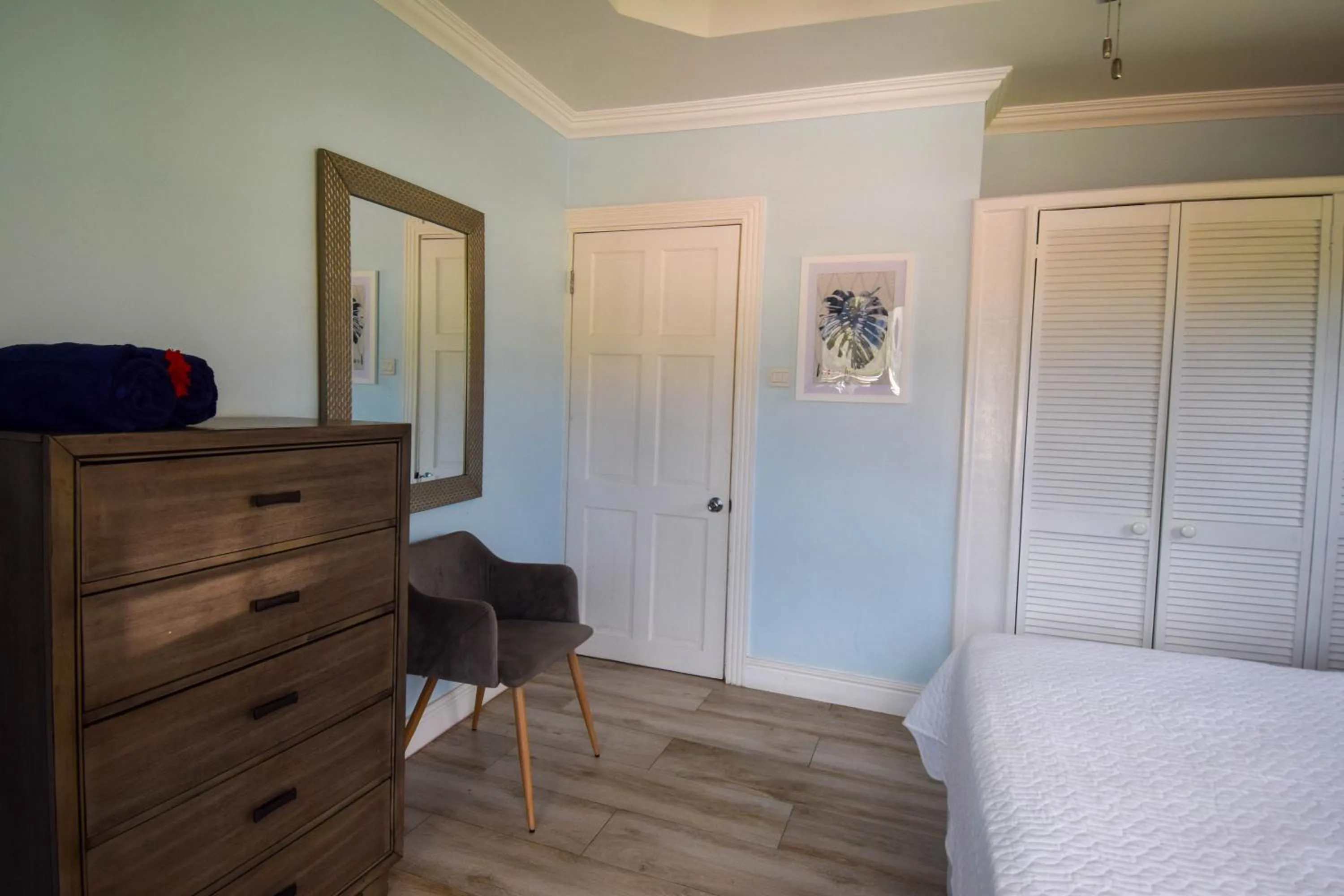 Bed in Sea Piton View Apartment- Location, Convenience, Modern Living