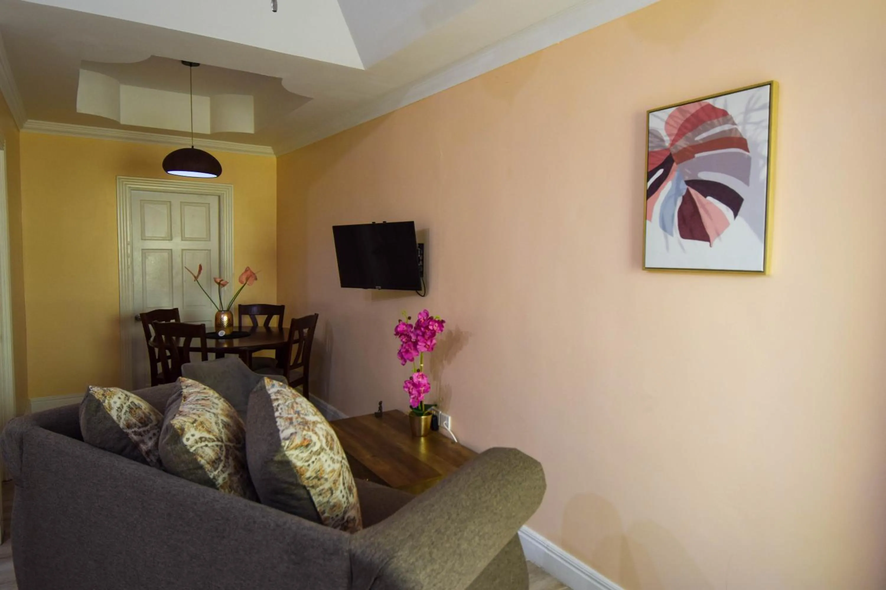 Sea Piton View Apartment- Location, Convenience, Modern Living