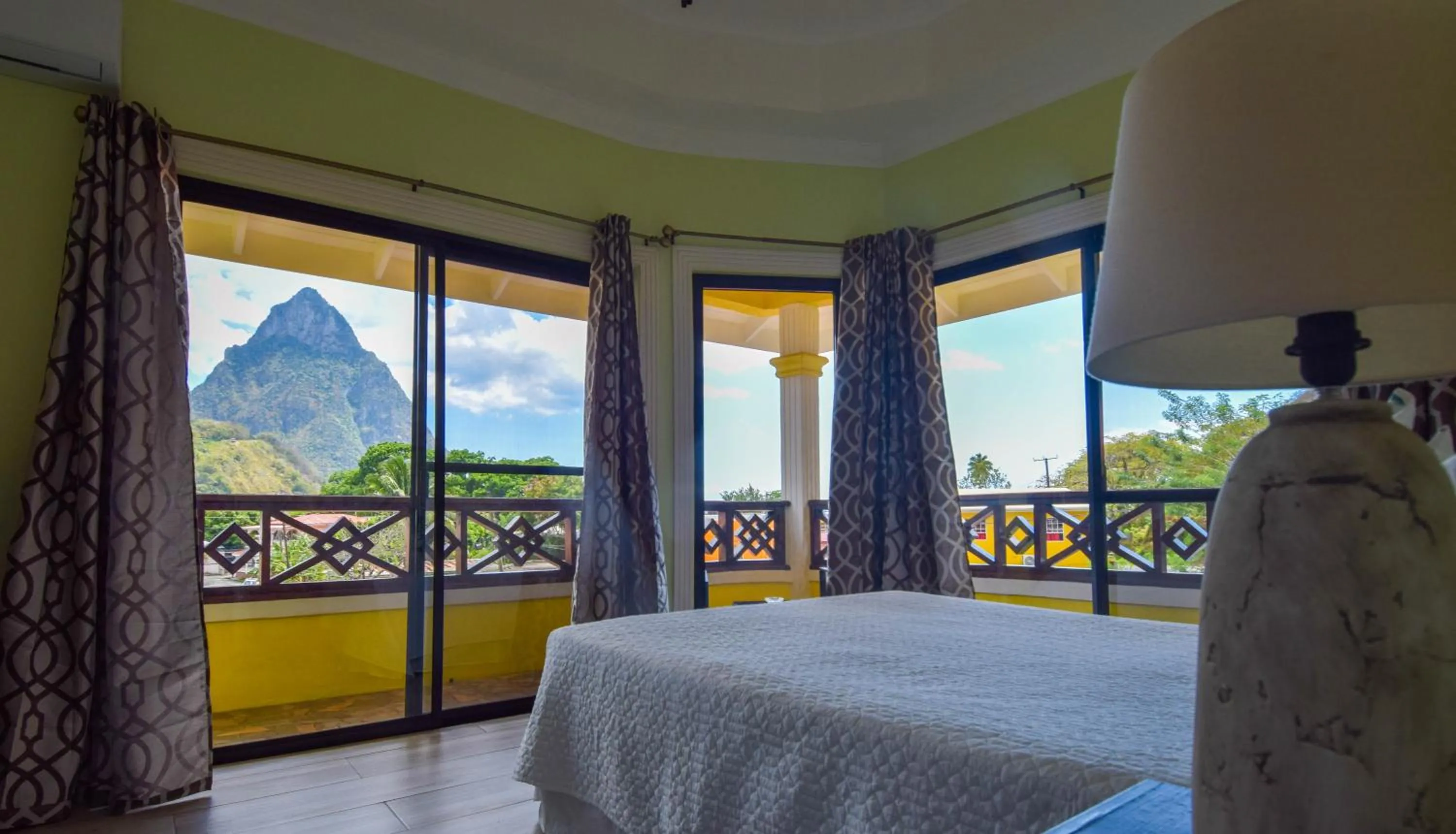Bed in Sea Piton View Apartment- Location, Convenience, Modern Living