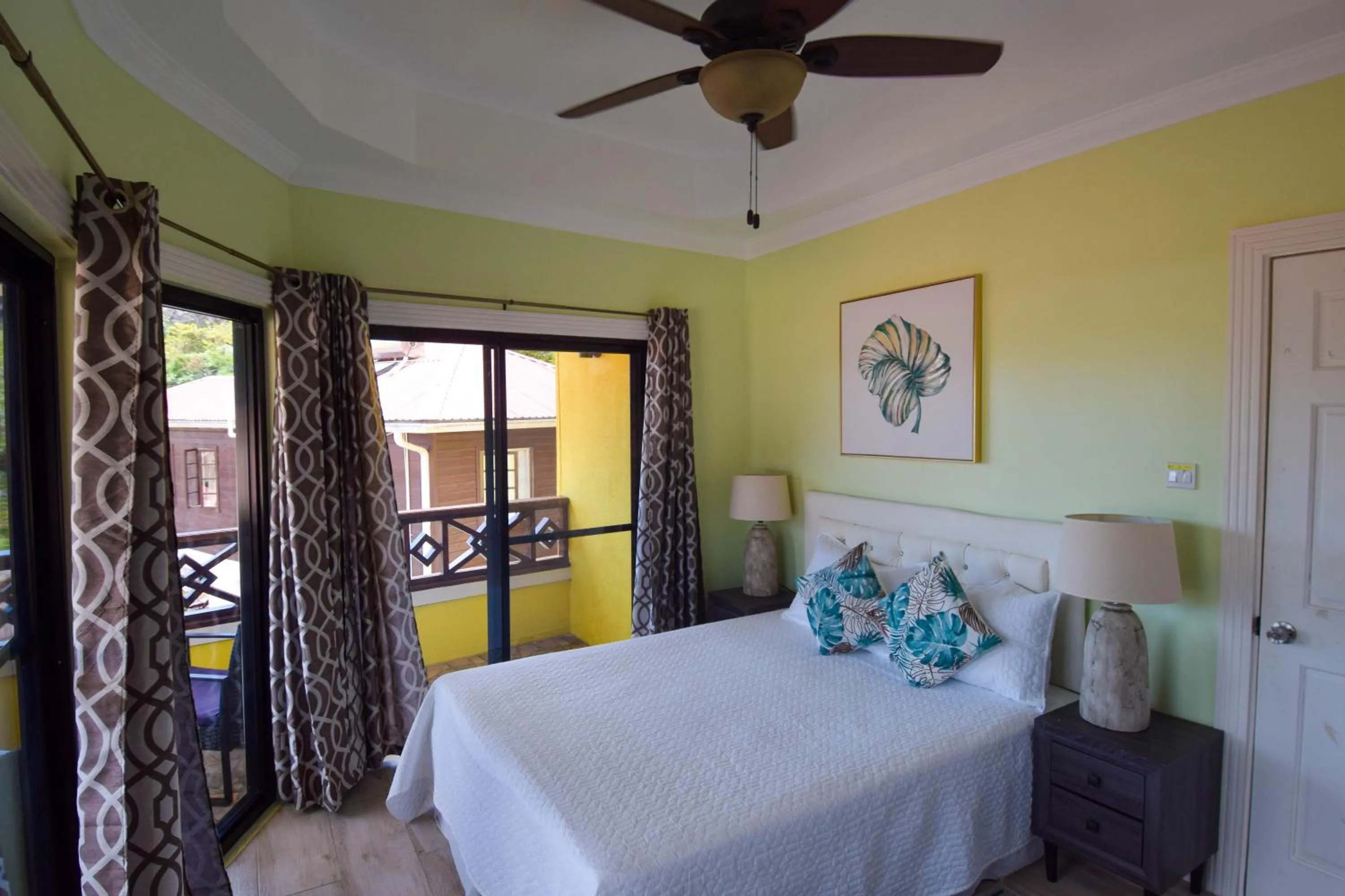 Bed in Sea Piton View Apartment- Location, Convenience, Modern Living