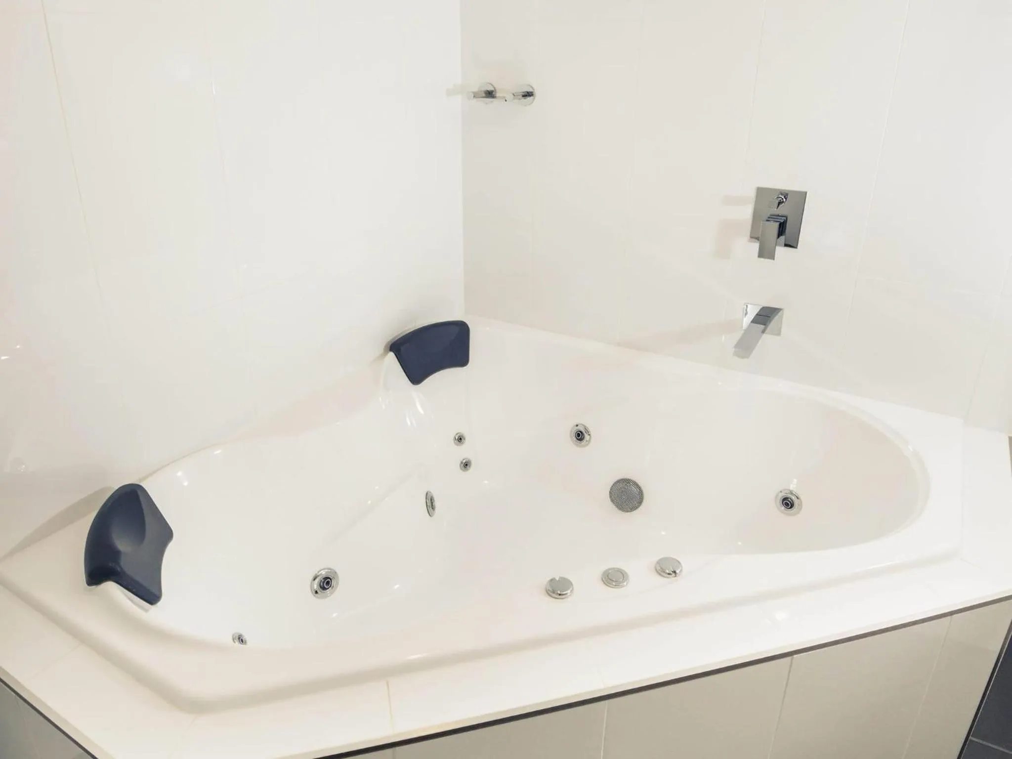 Bedroom in Mercure Warragul