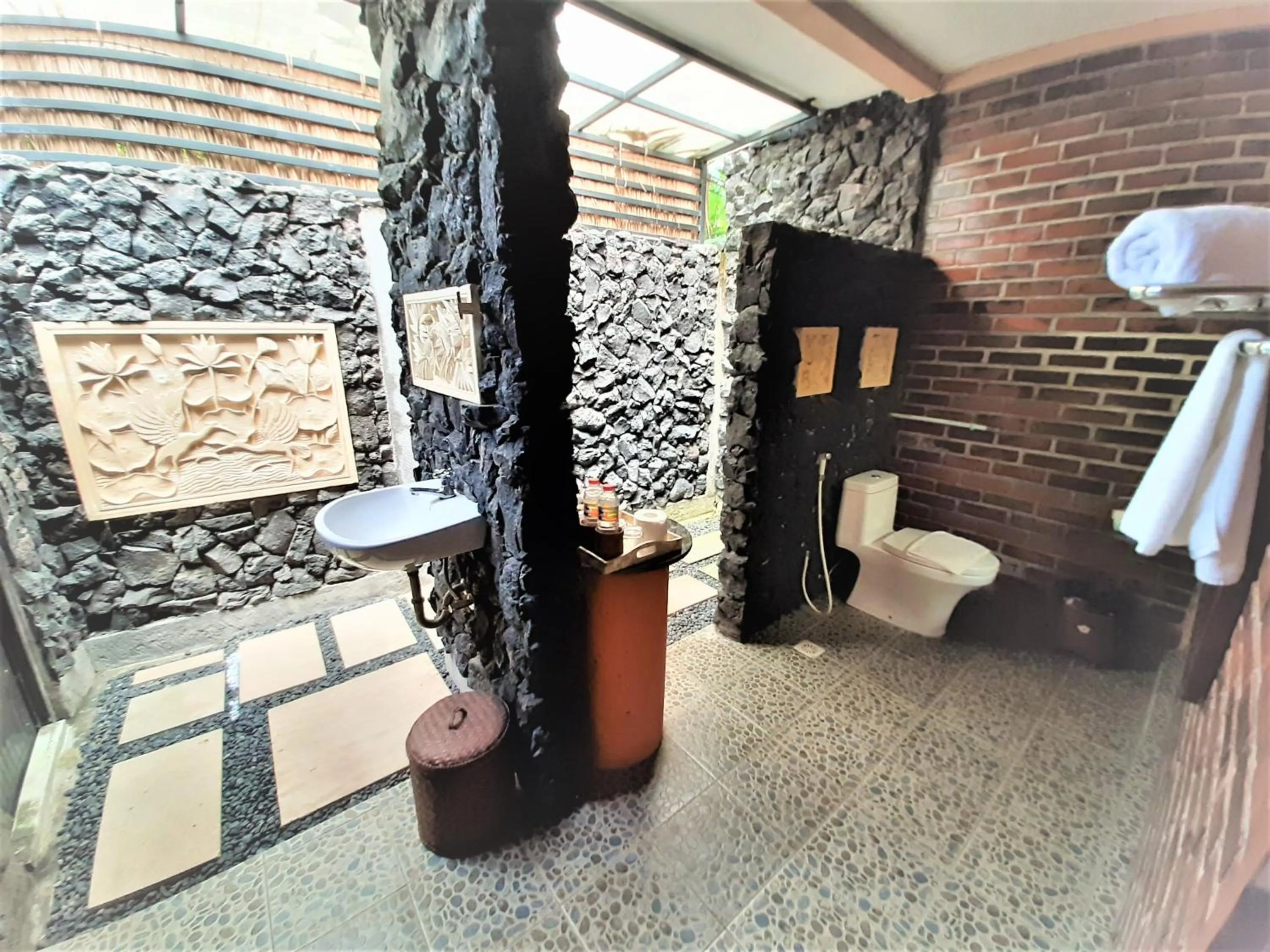 Toilet in Astana Swaha Villa