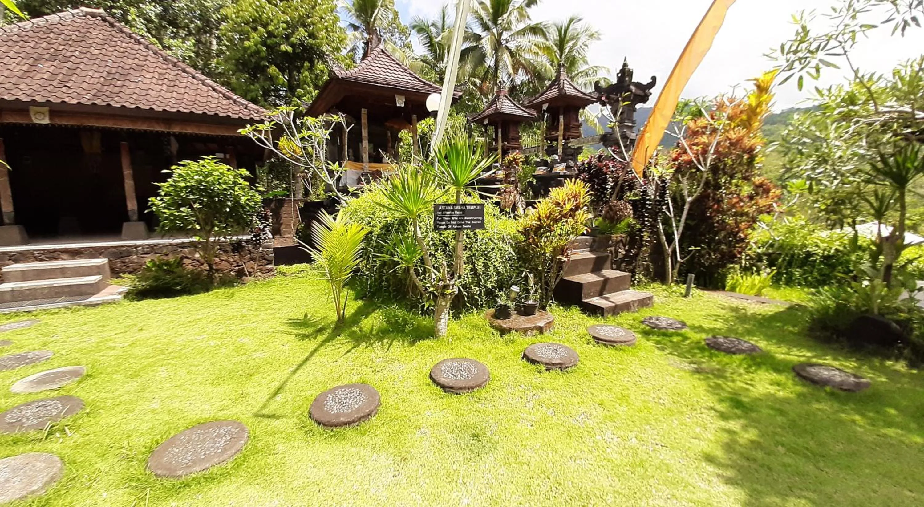 Garden in Astana Swaha Villa