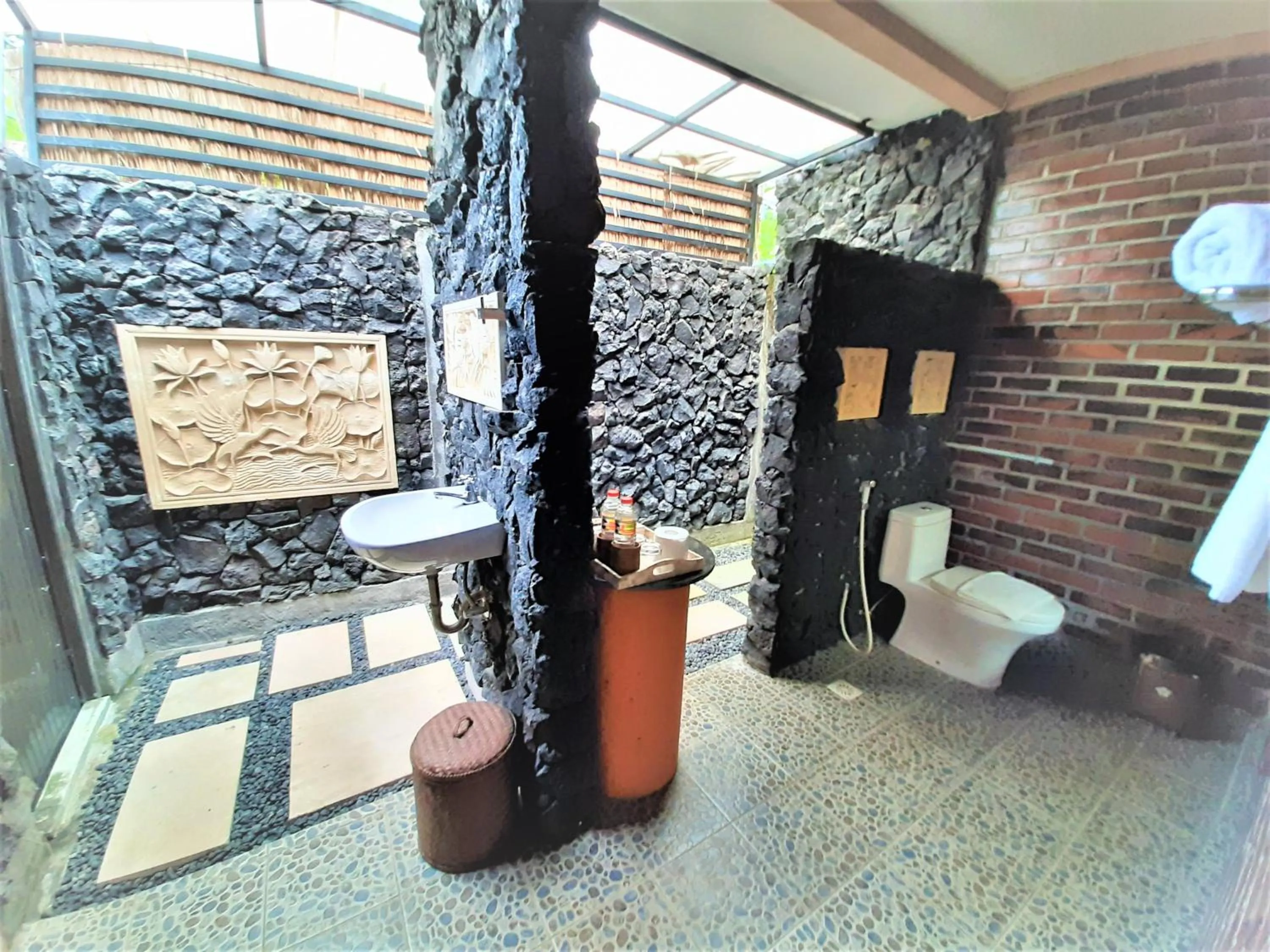 Toilet in Astana Swaha Villa