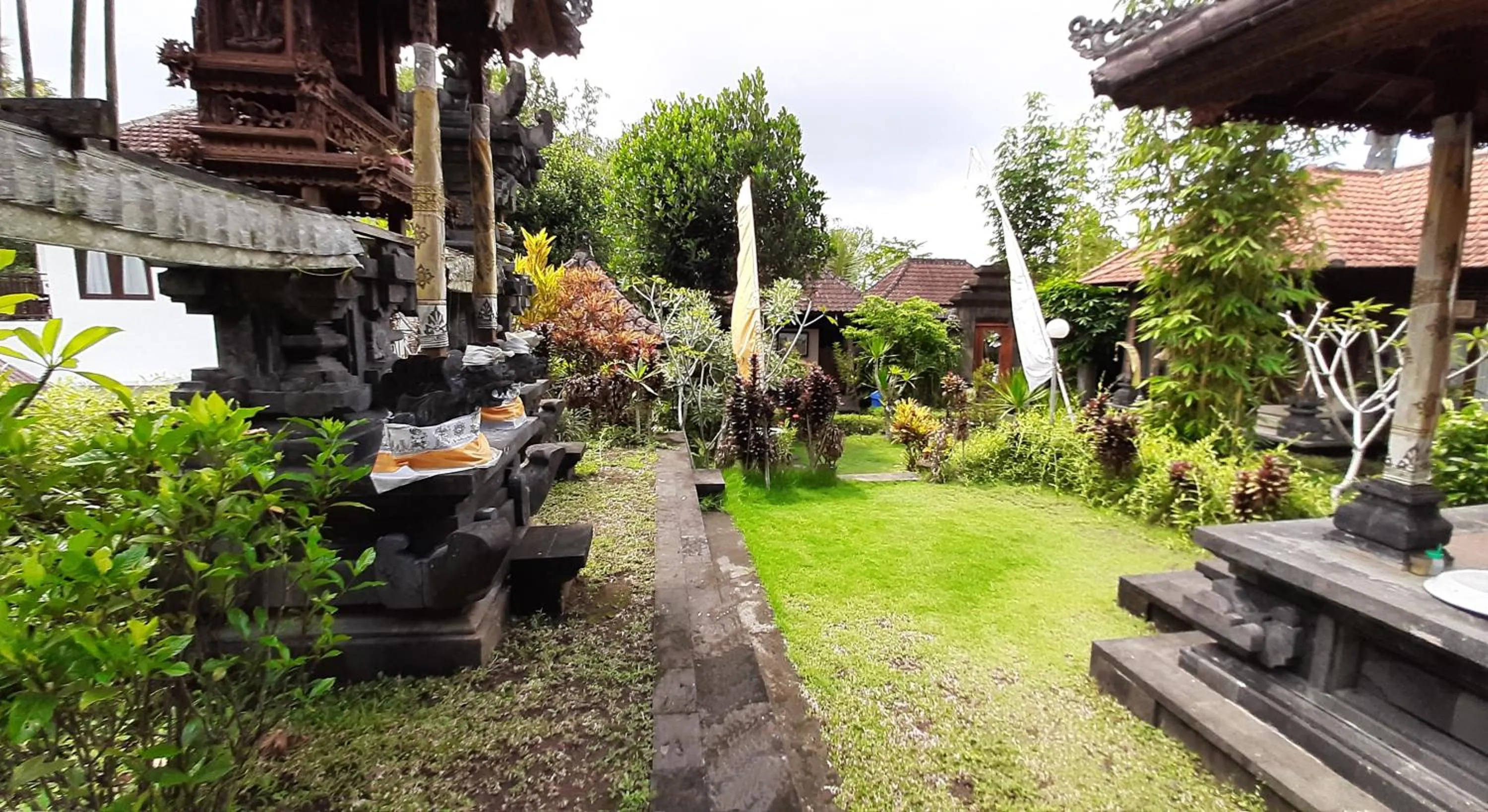 Garden in Astana Swaha Villa