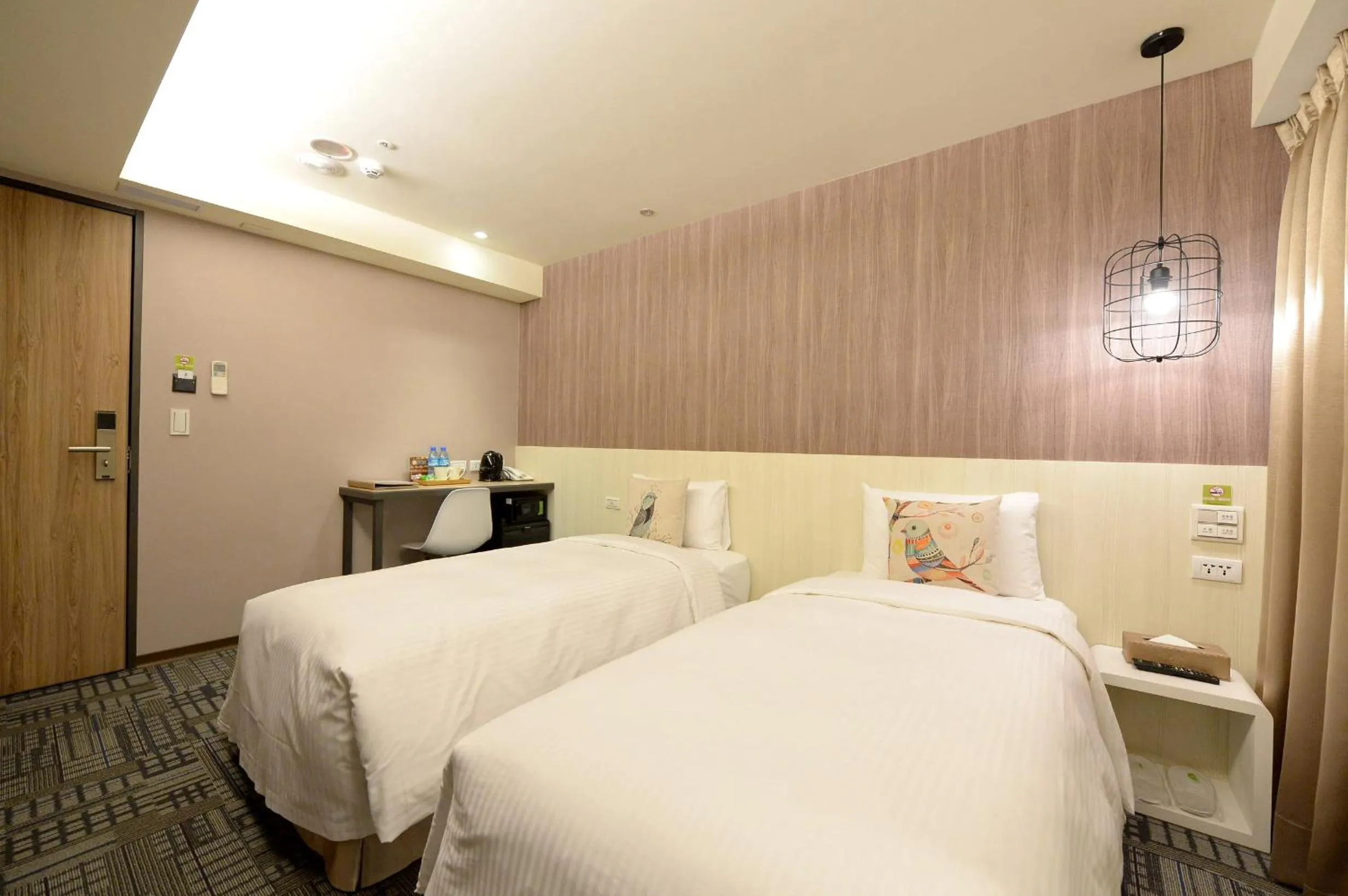 Photo of the whole room, Bed in Ark Hotel - Changan Fuxing方舟商業股份有限公司