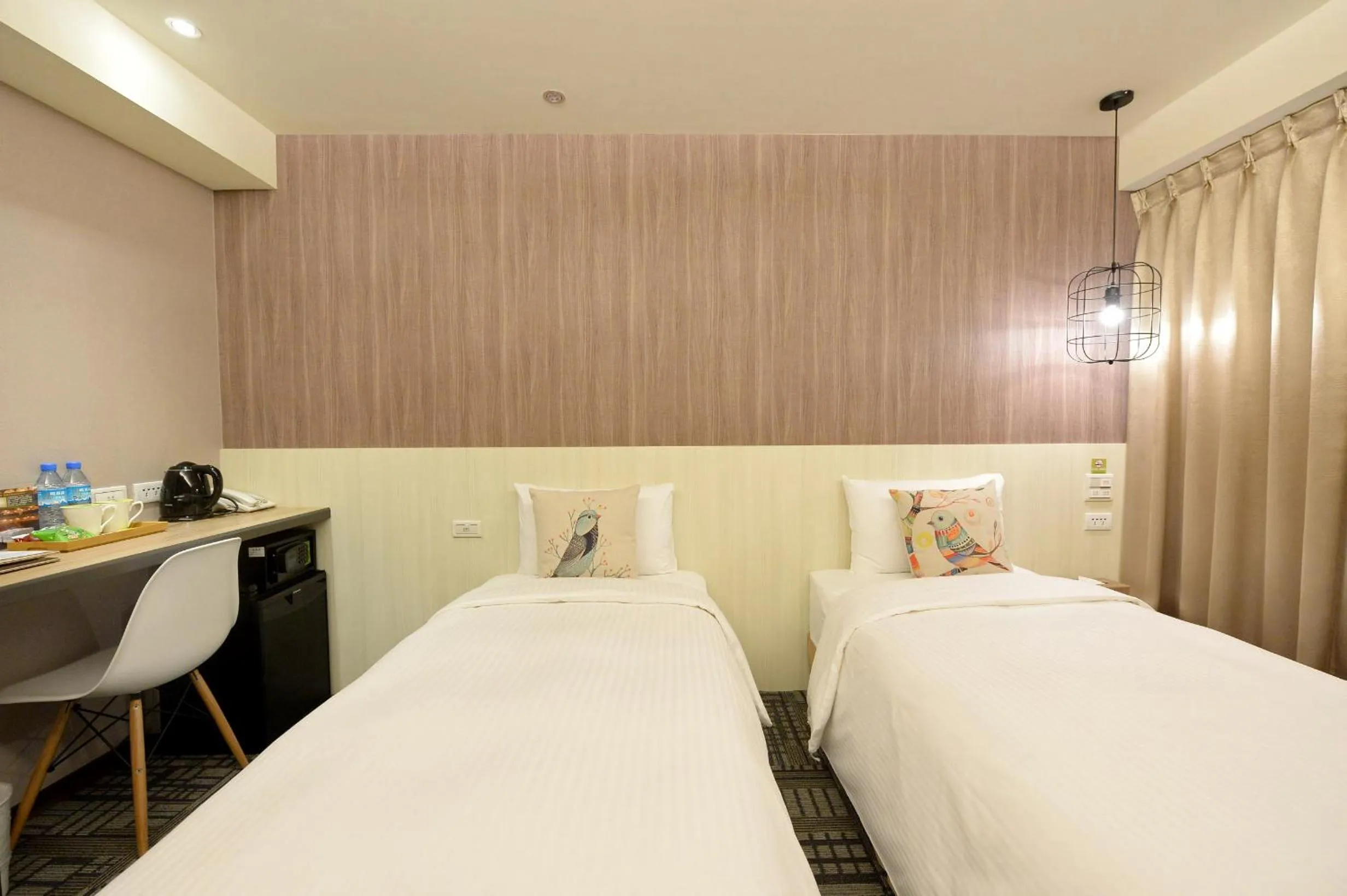 Photo of the whole room, Bed in Ark Hotel - Changan Fuxing方舟商業股份有限公司