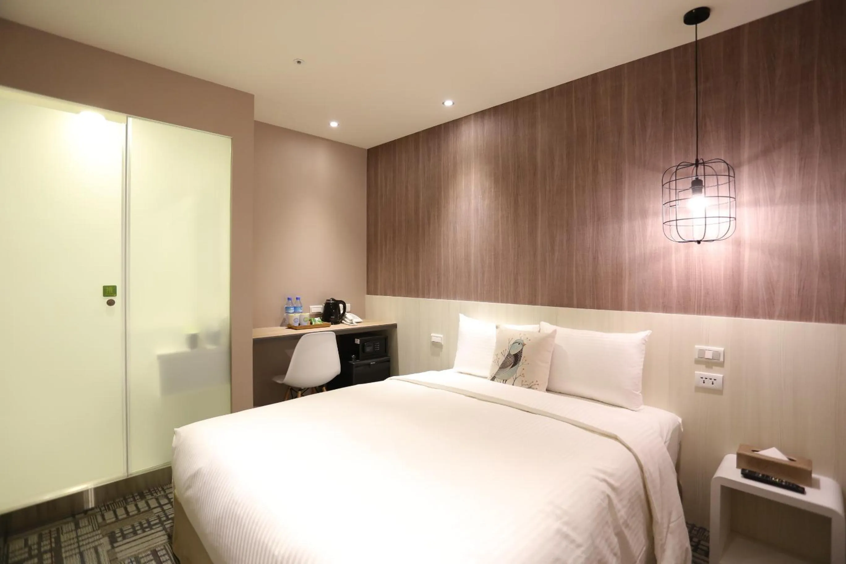 Photo of the whole room, Bed in Ark Hotel - Changan Fuxing方舟商業股份有限公司