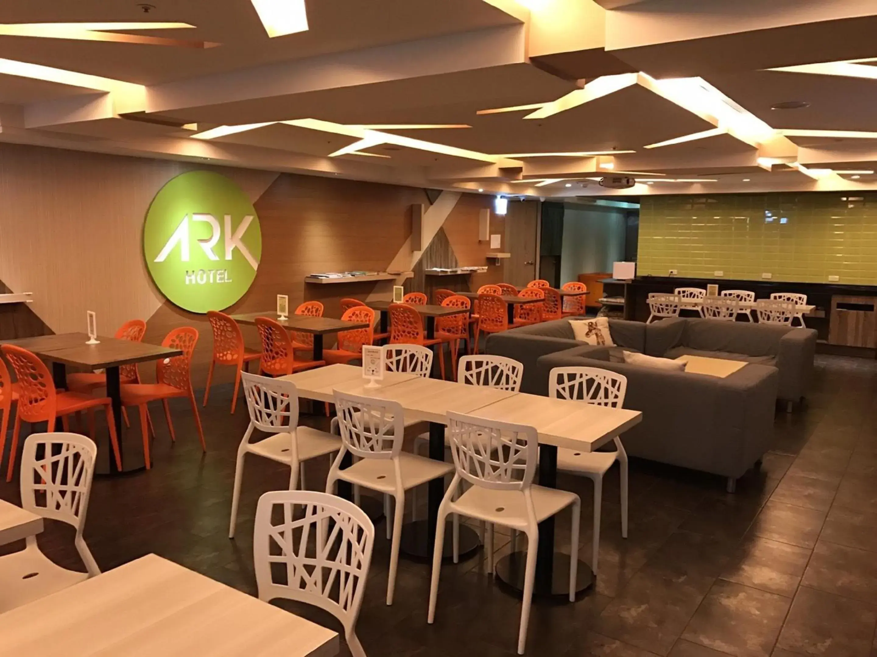 Restaurant/places to eat in Ark Hotel - Changan Fuxing方舟商業股份有限公司 Restaurant/places to eat in Ark Hotel - Changan Fuxing方舟商業股份有限公司