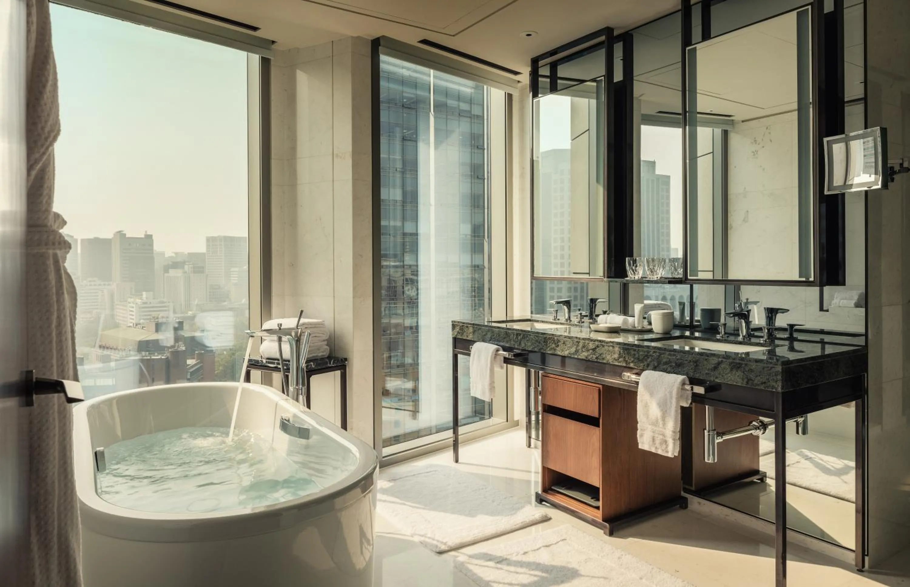Shower in Four Seasons Hotel Seoul