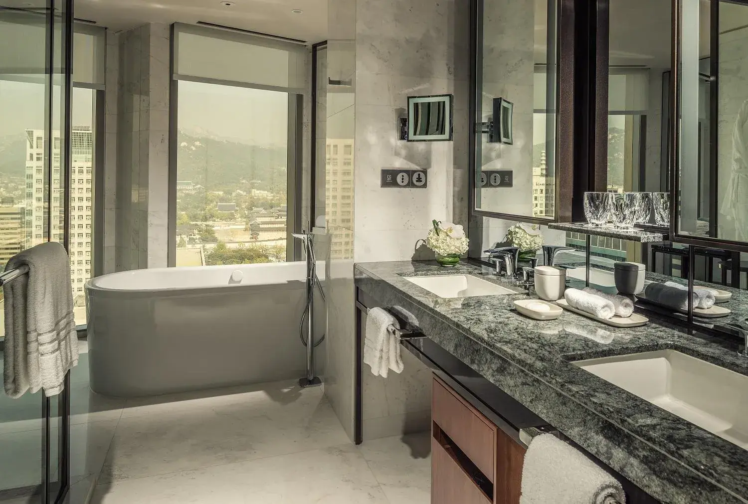 Bathroom in Four Seasons Hotel Seoul Bathroom in Four Seasons Hotel Seoul